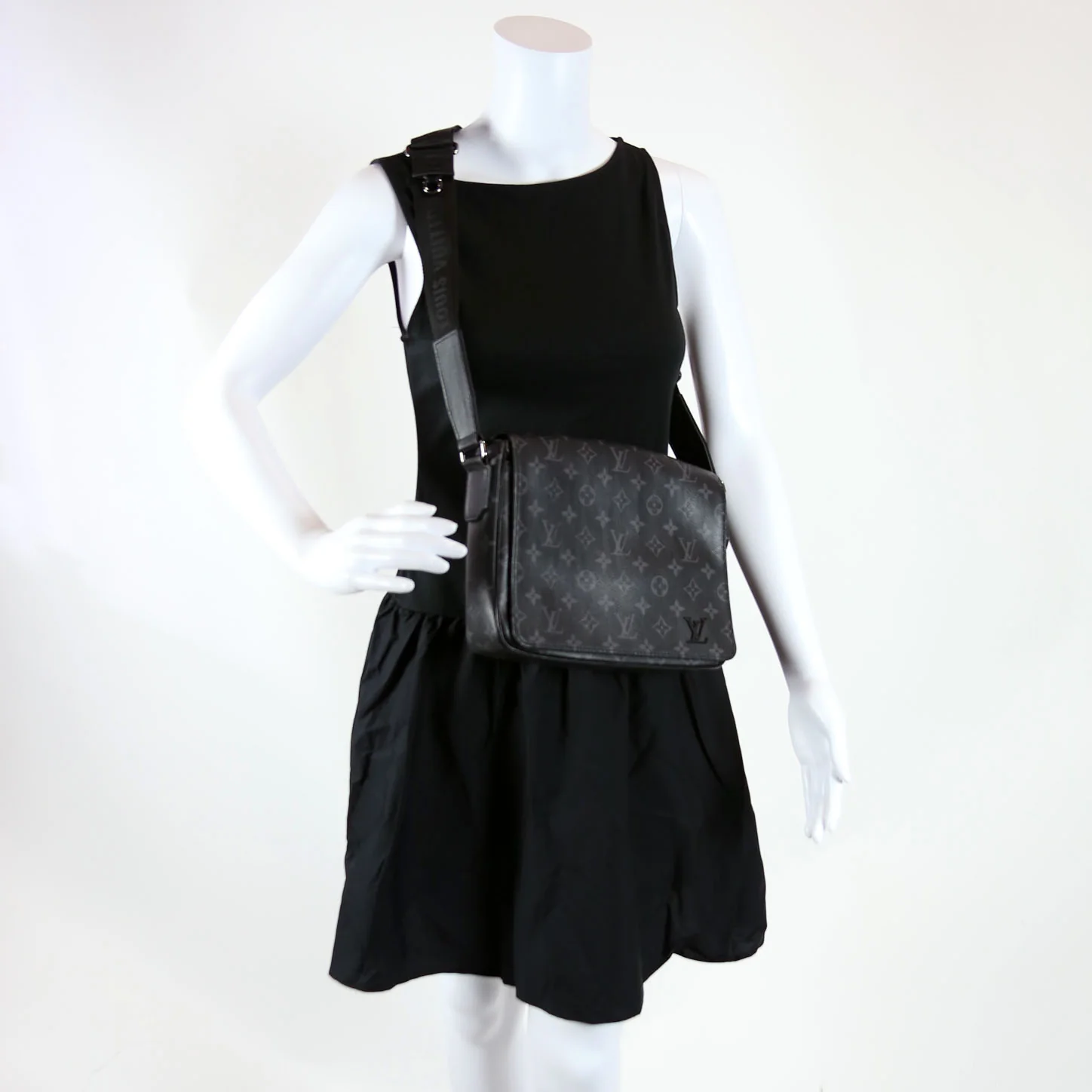 District PM Monogram Eclipse NV3 Black - Image 12