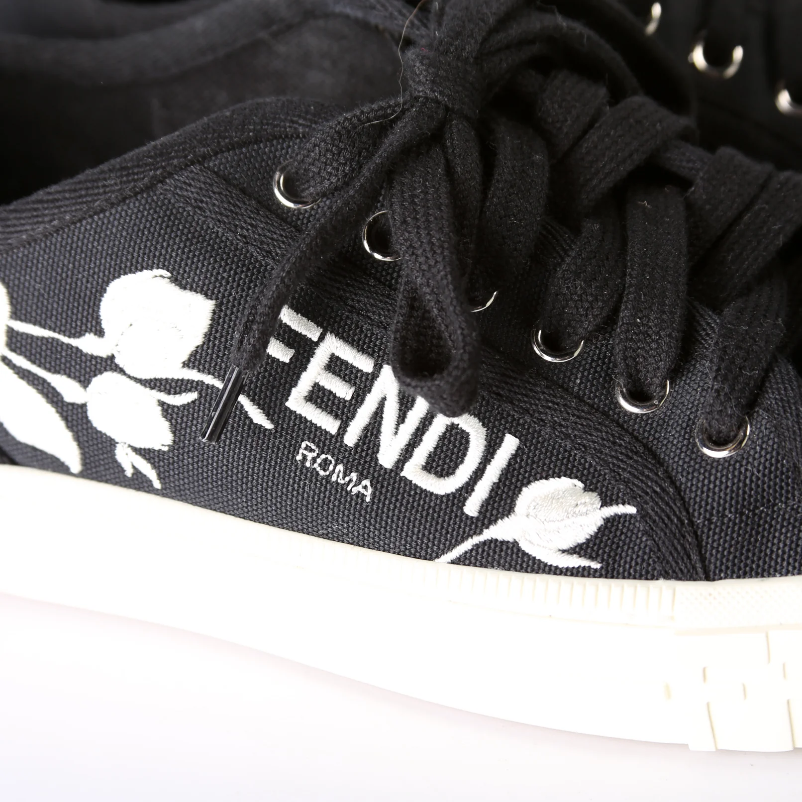 Domino Low Top Sneakers Size 37 - Image 10