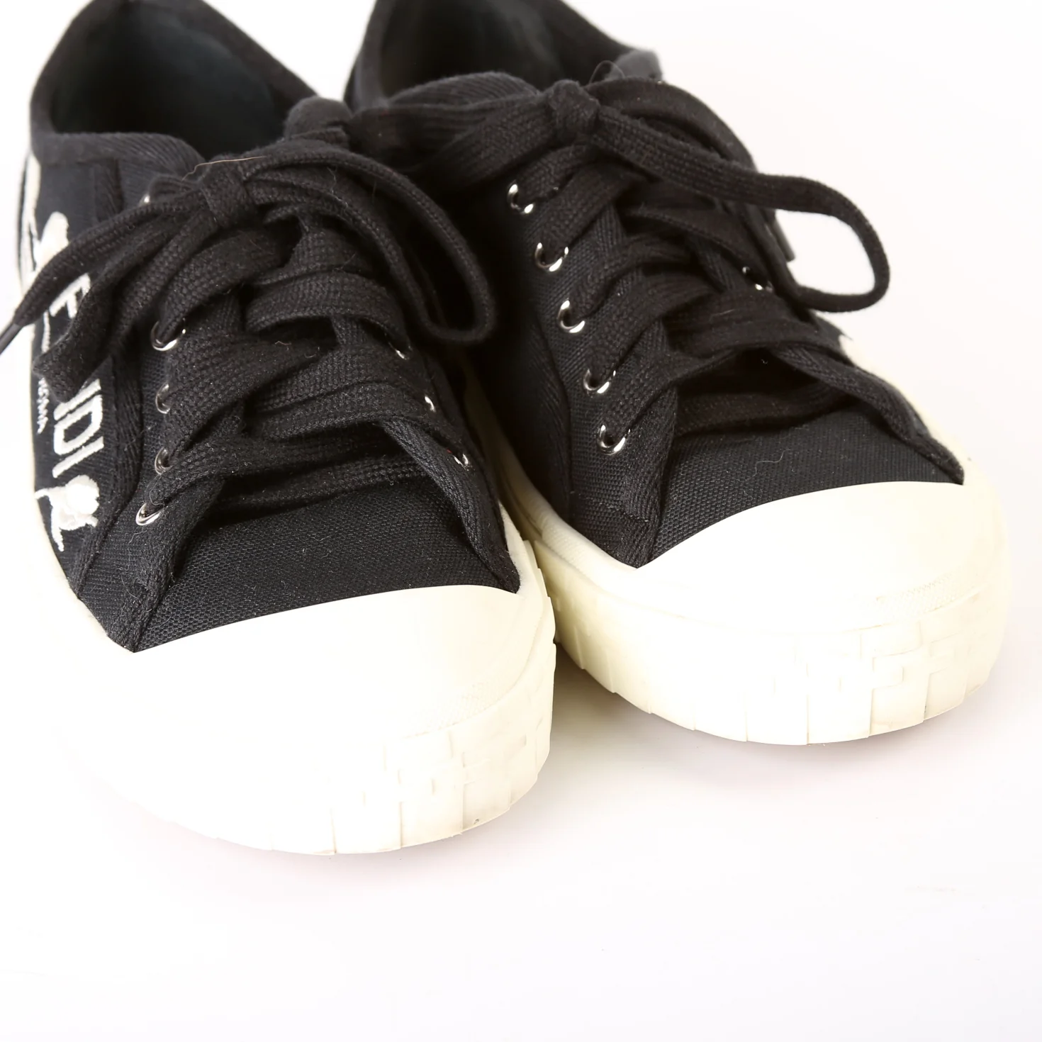 Domino Low Top Sneakers Size 37 - Image 8