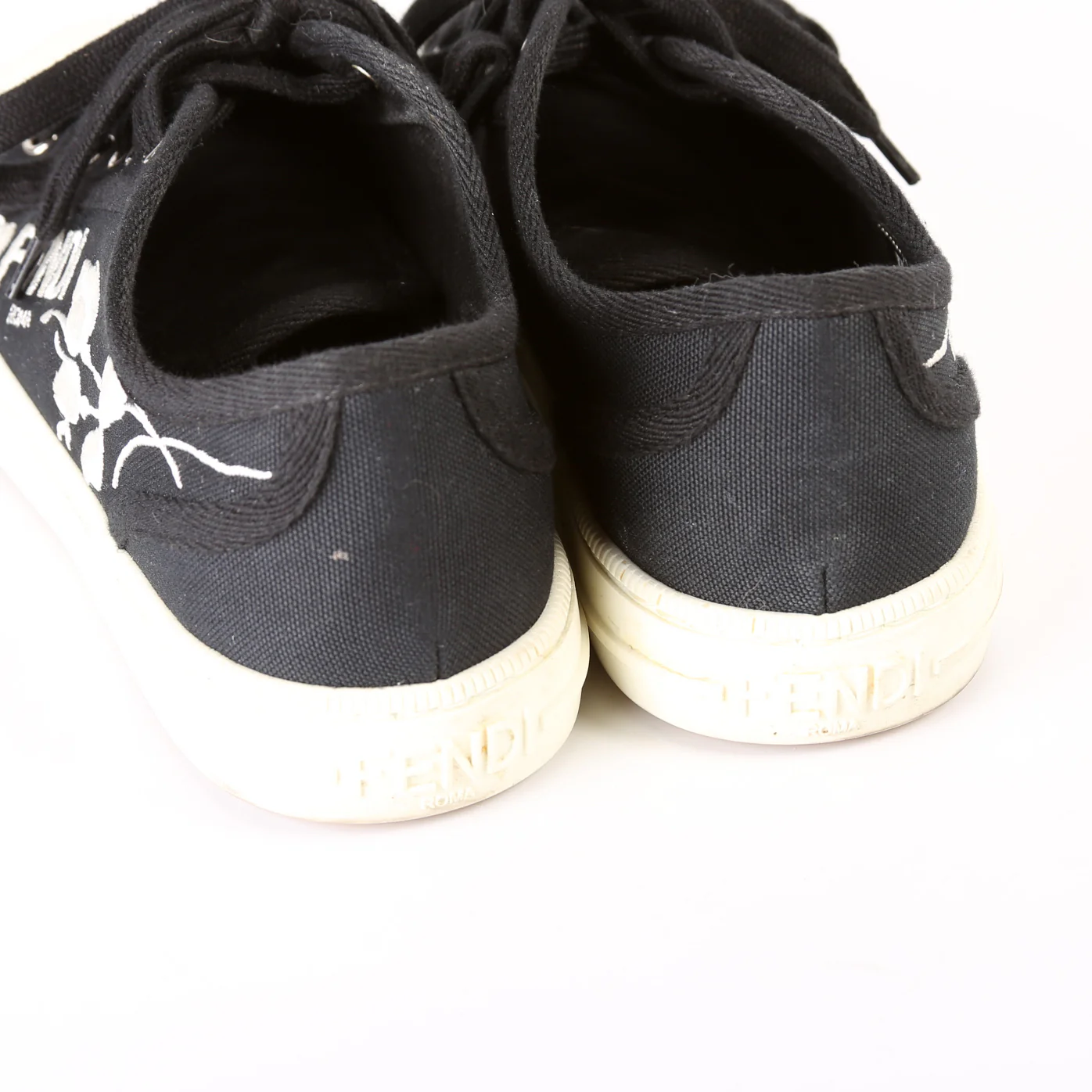Domino Low Top Sneakers Size 37 - Image 9