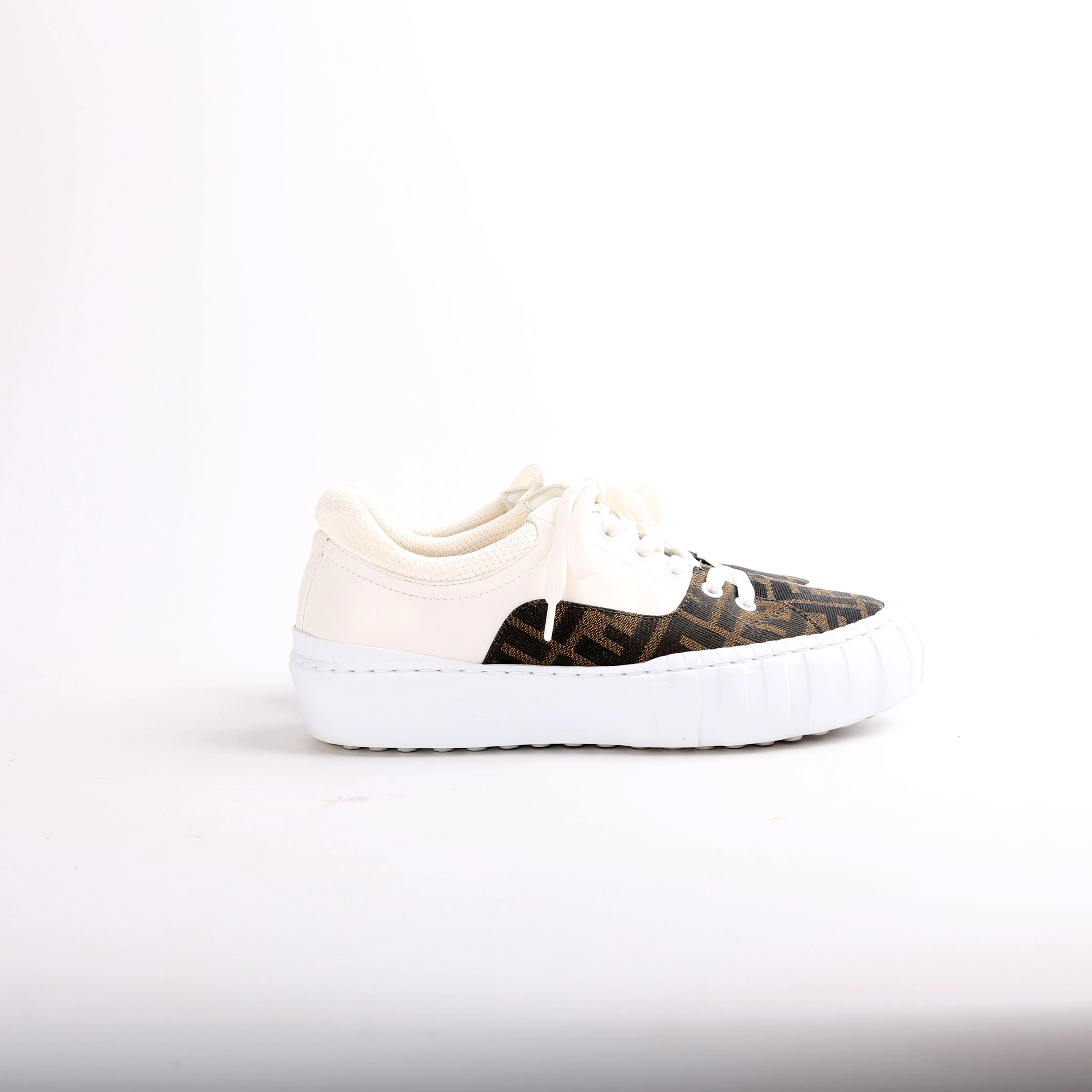 Domino Low Top Sneakers Size 39.5 - Image 4