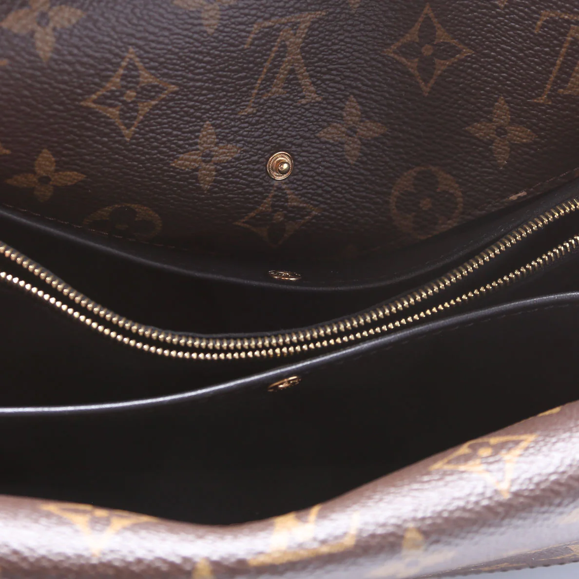 Double V Leather Black - Image 7
