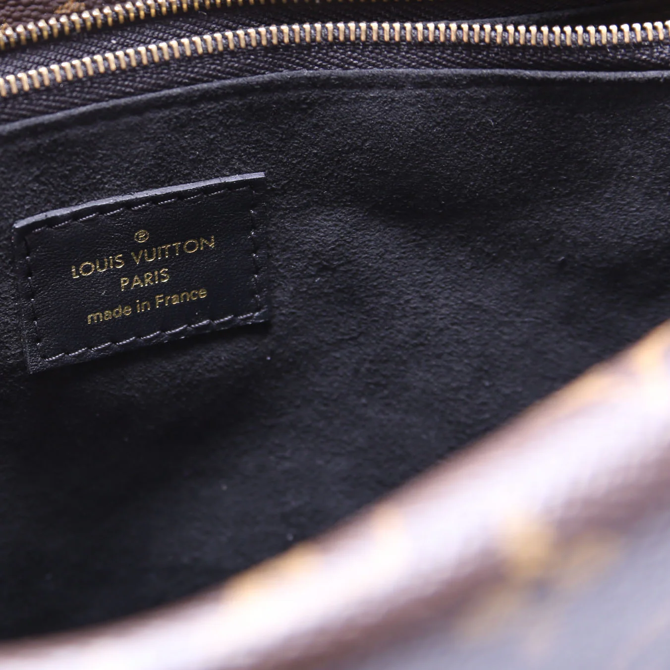 Double V Leather Black - Image 8