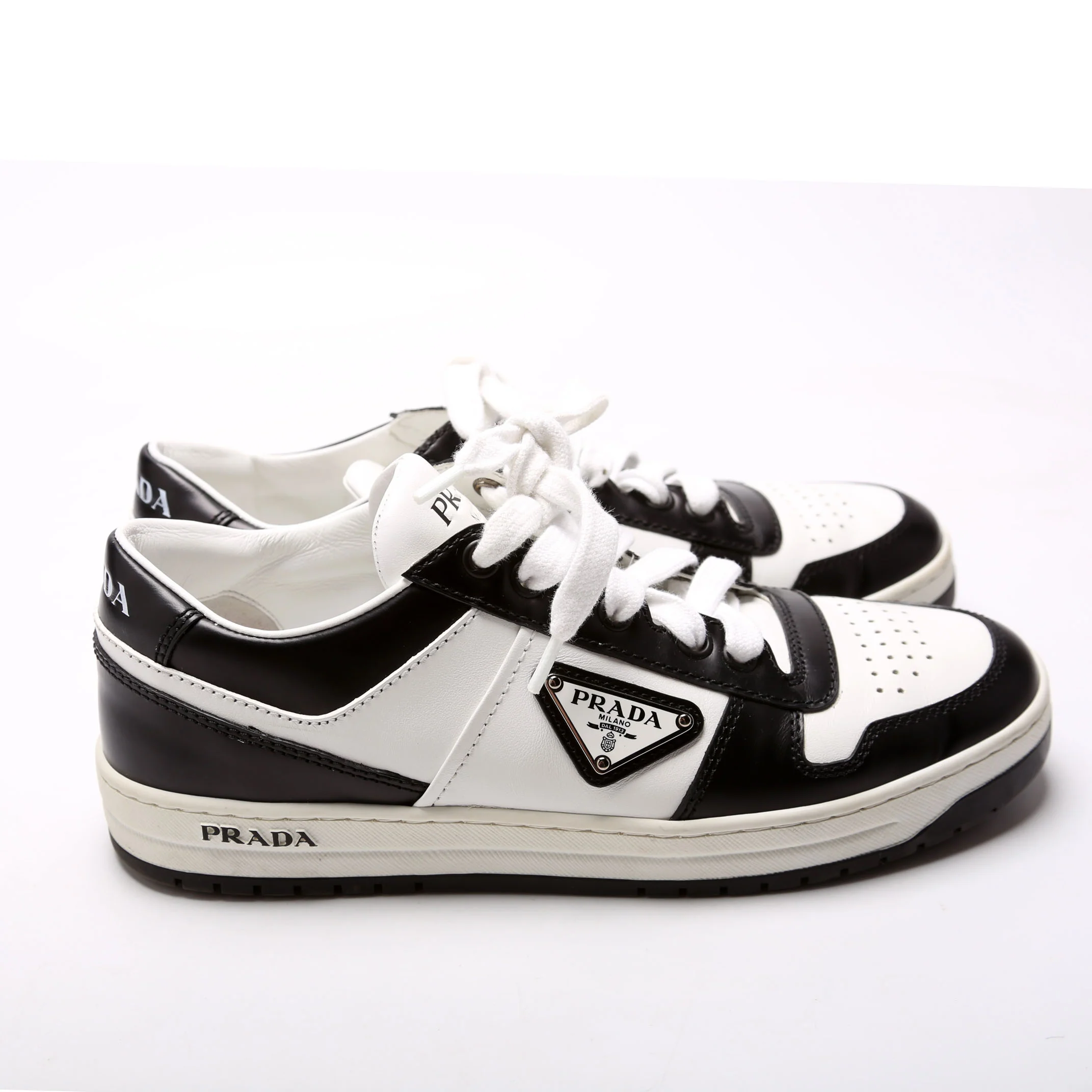 Downtown Sneakers Size 37.5 Black and White - Image 3