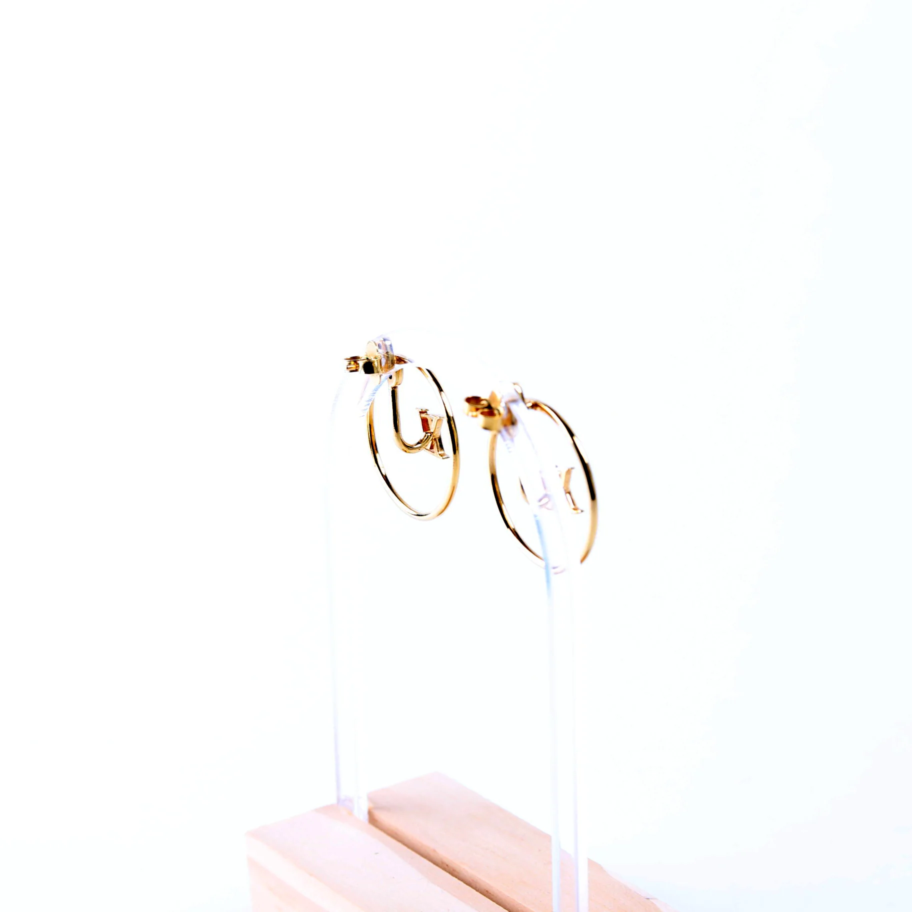 Drop LV Eclipse Hoop Earrings Gold - Image 4