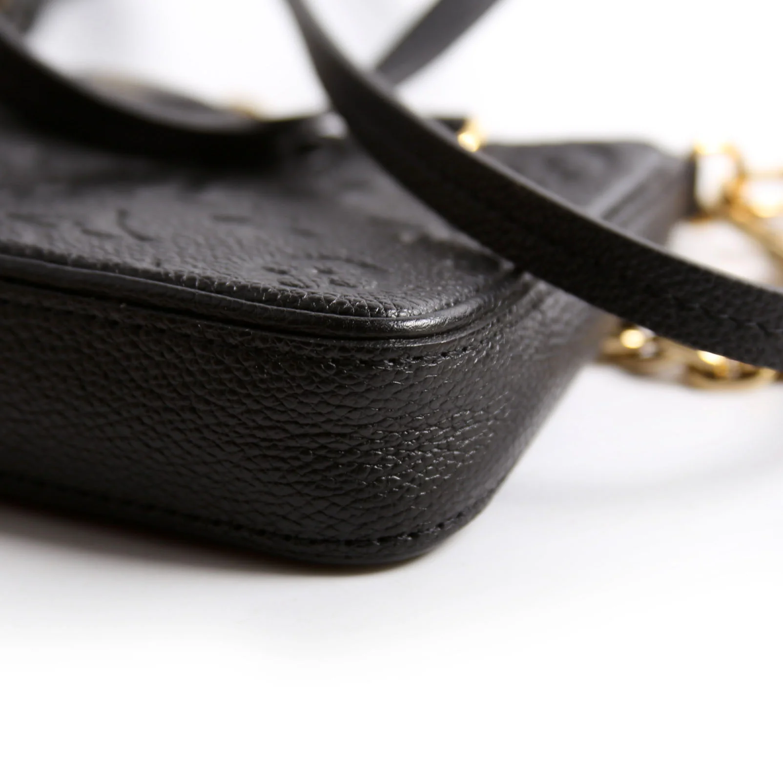 Easy Pouch On Strap Empreinte Black - Image 7