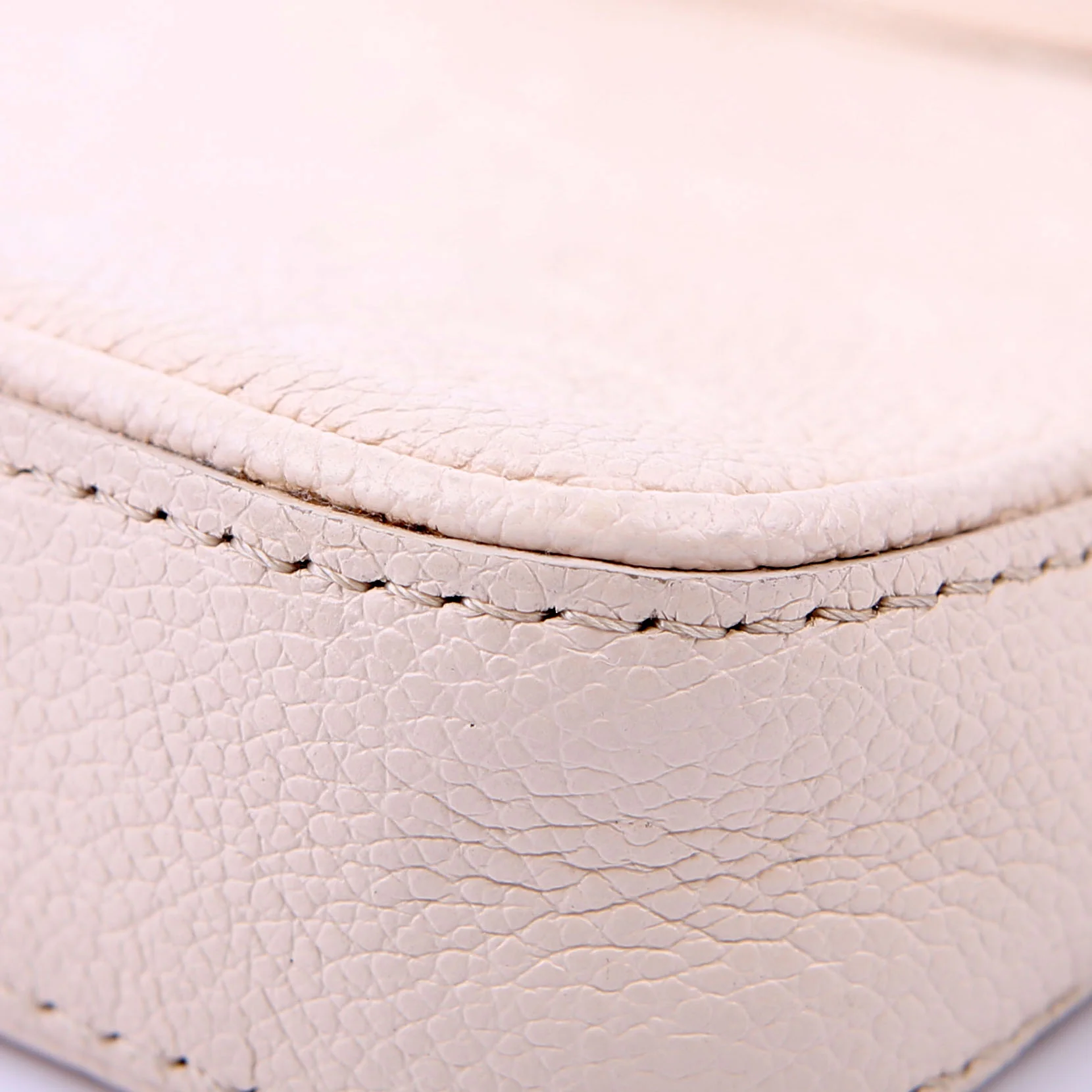 Easy Pouch On Strap Empreinte Cream - Image 8