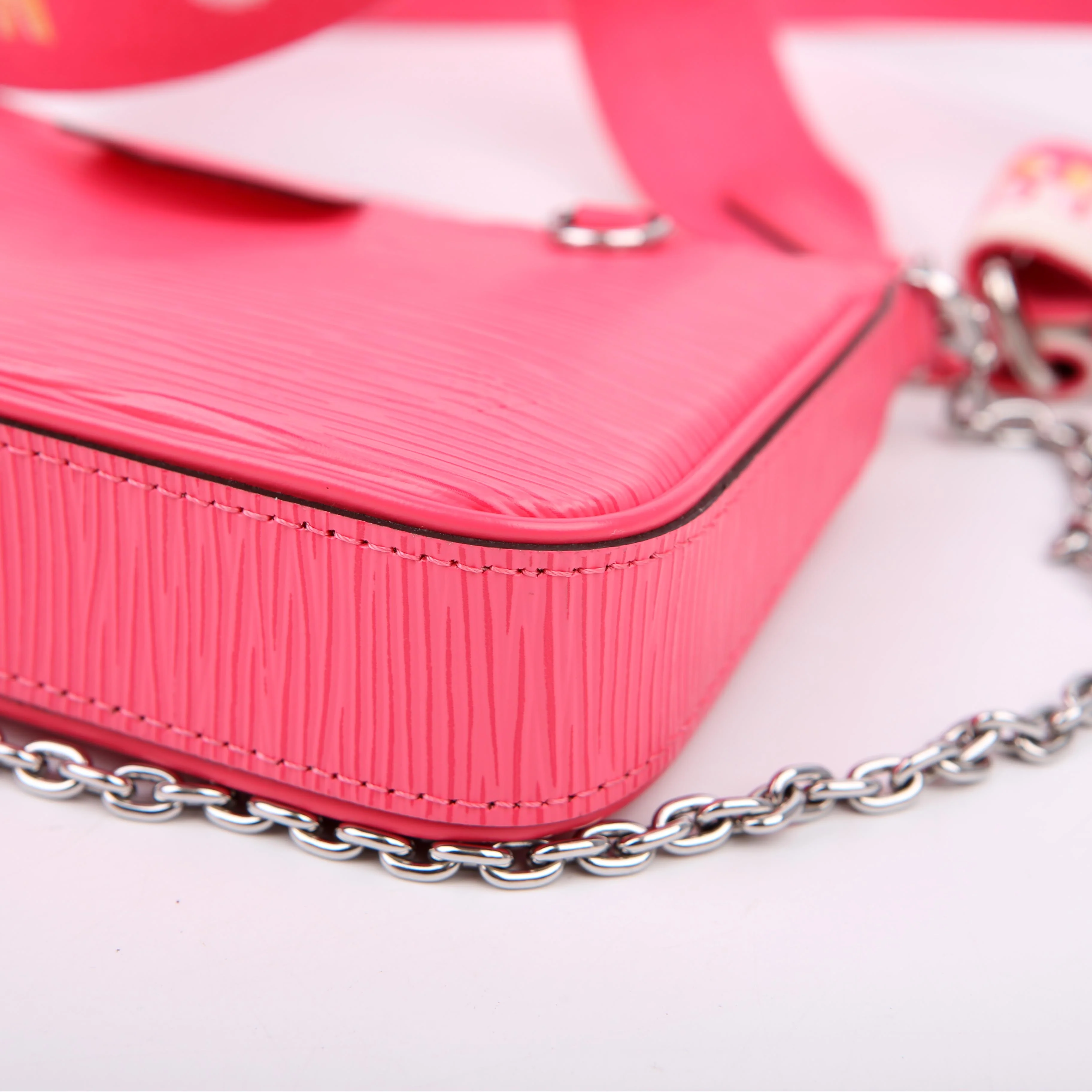Easy Pouch on Strap Epi Pink - Image 6