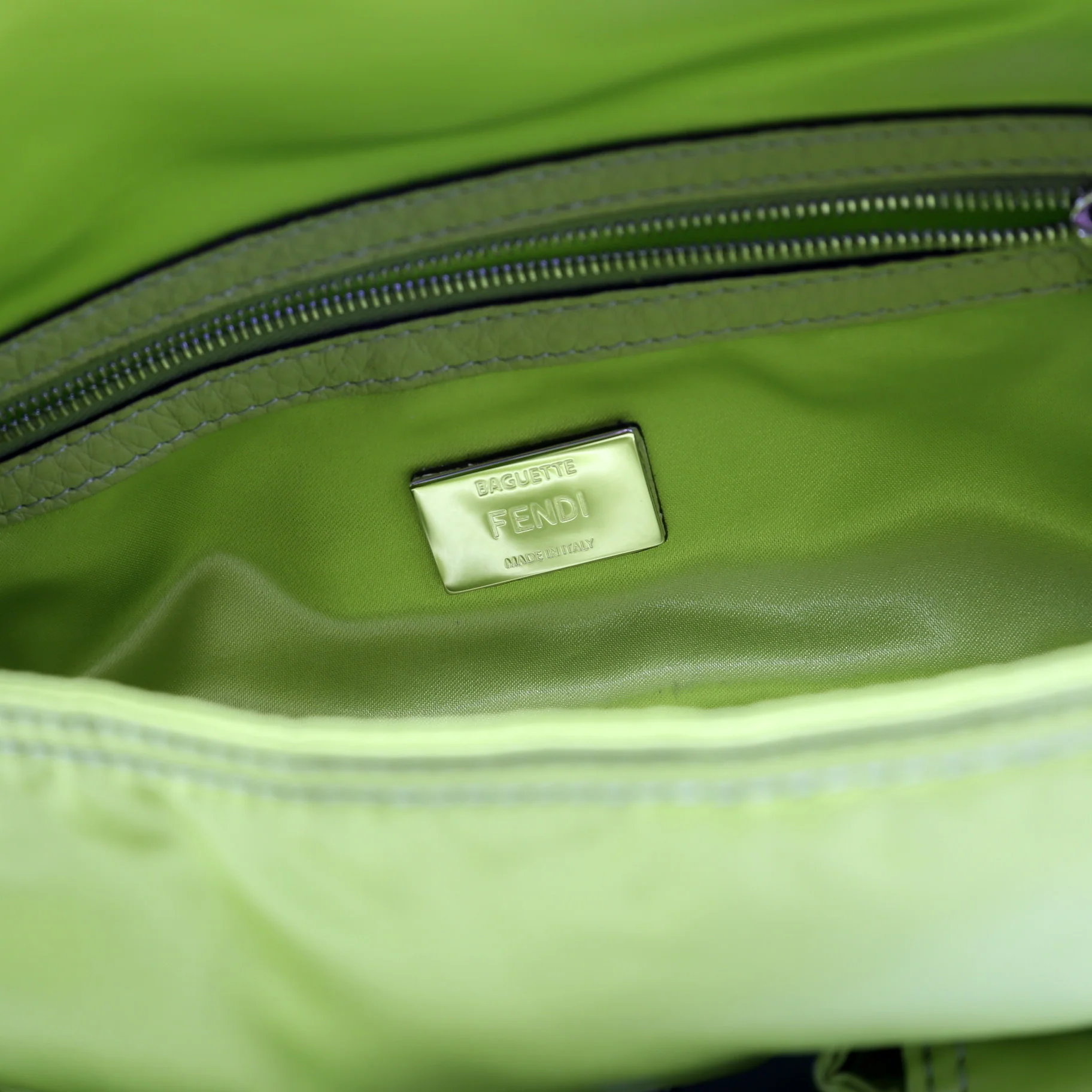 Econyl Multipocket Baguette - Image 9