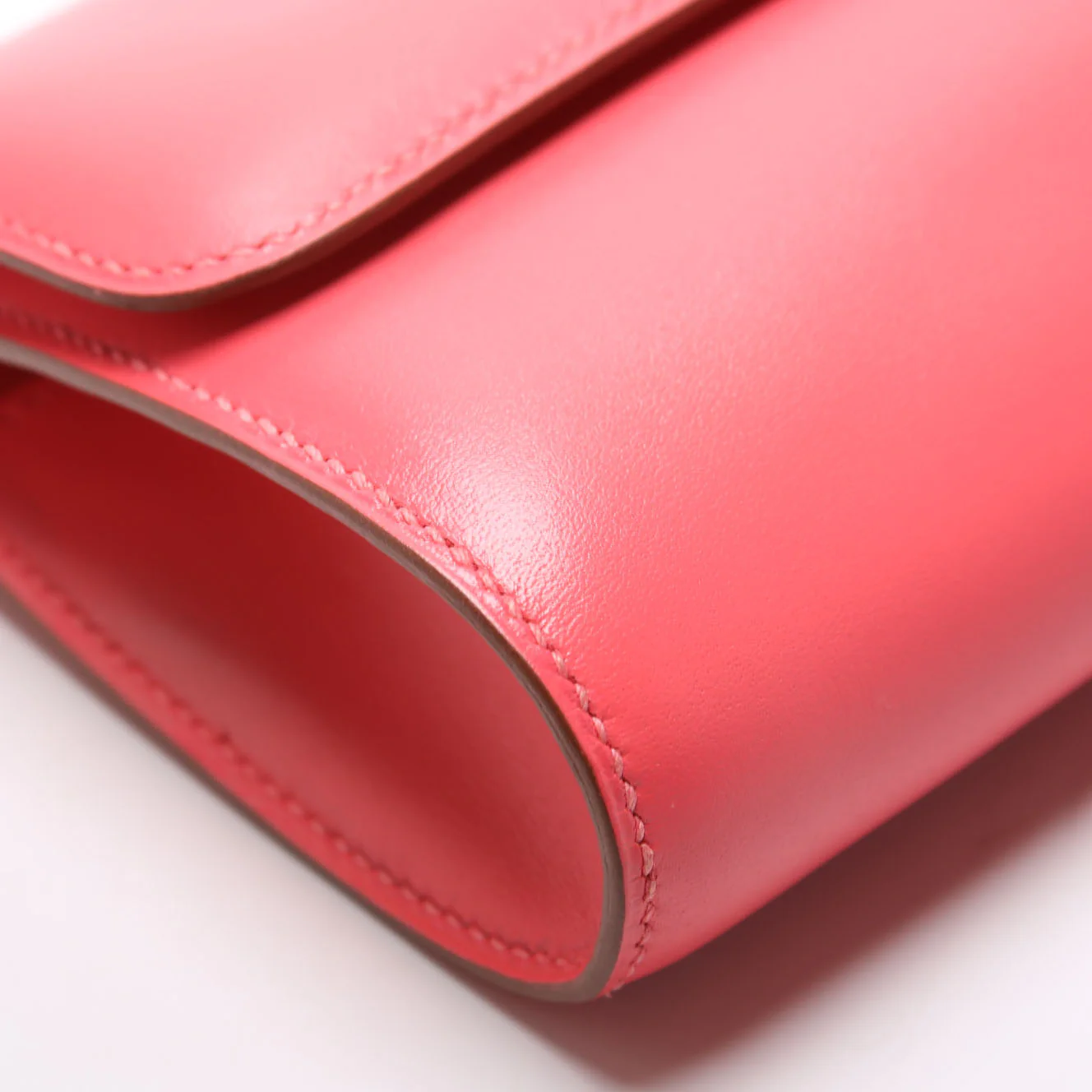 Egee Clutch Pink - Image 5
