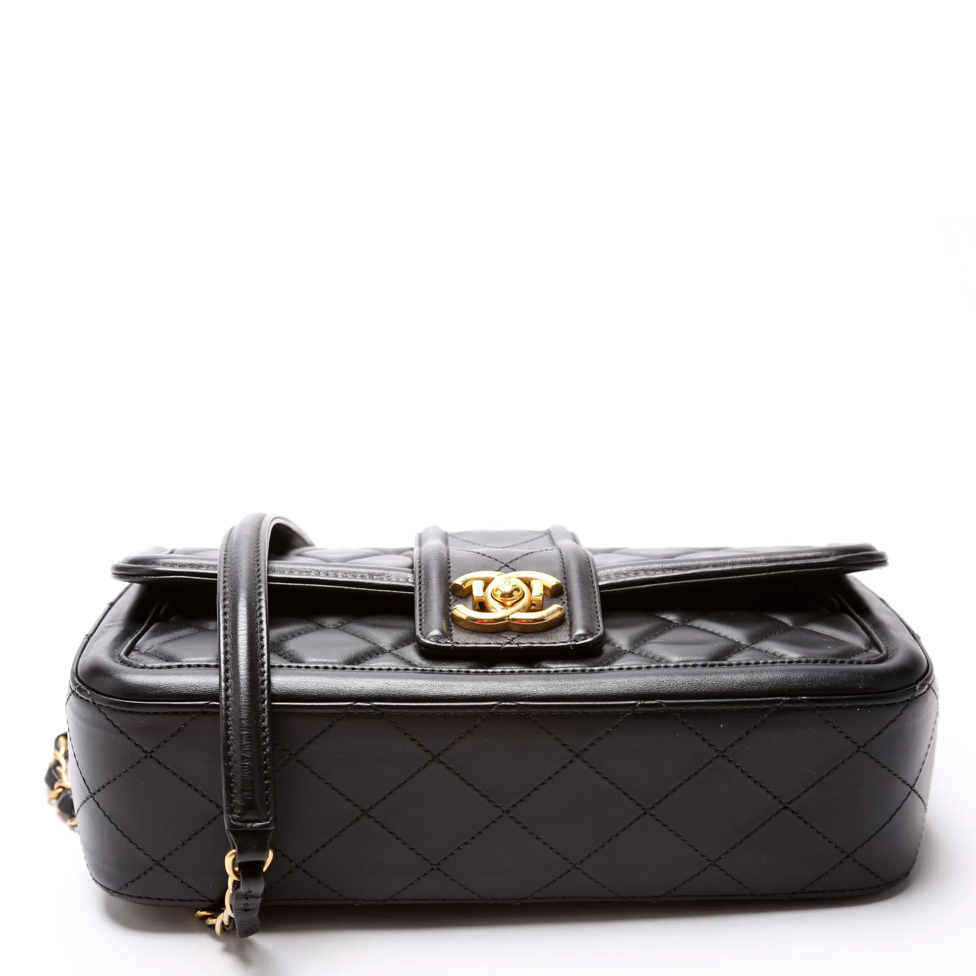 Elegant CC Medium Flap Lambskin 21M - Image 4