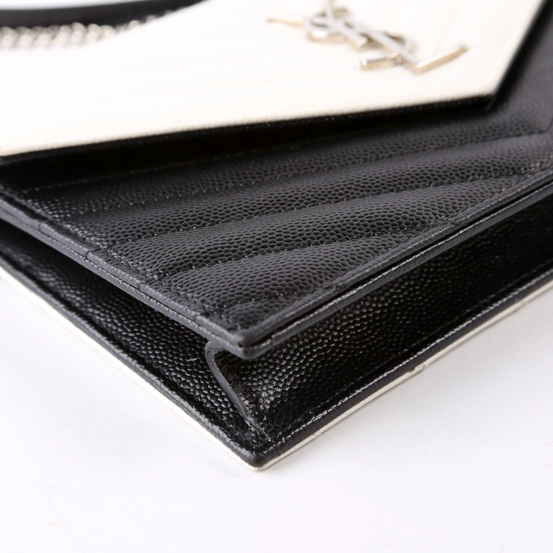 Envelope Chain Wallet White/Black - Image 5