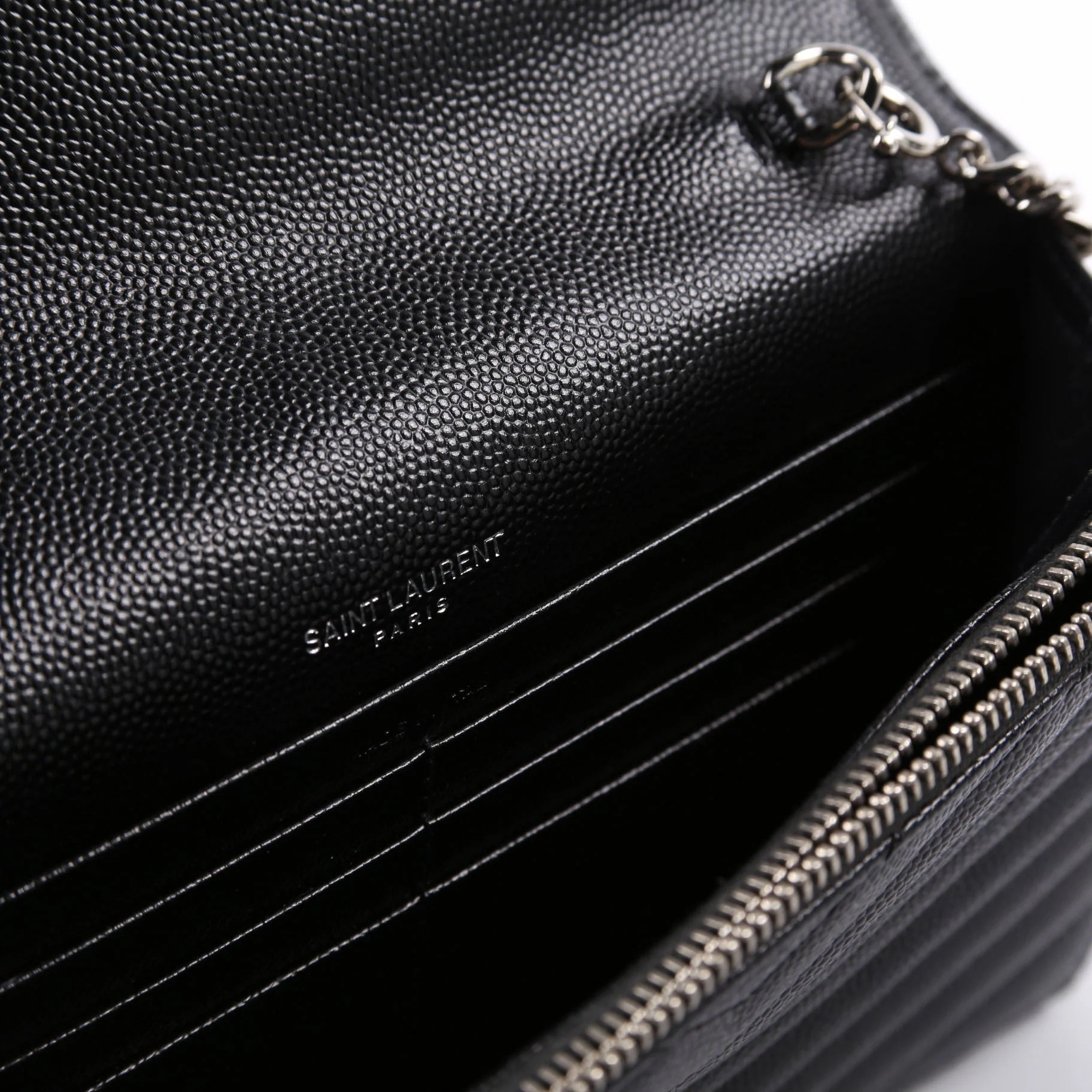 Envelope Chain Wallet White/Black - Image 8
