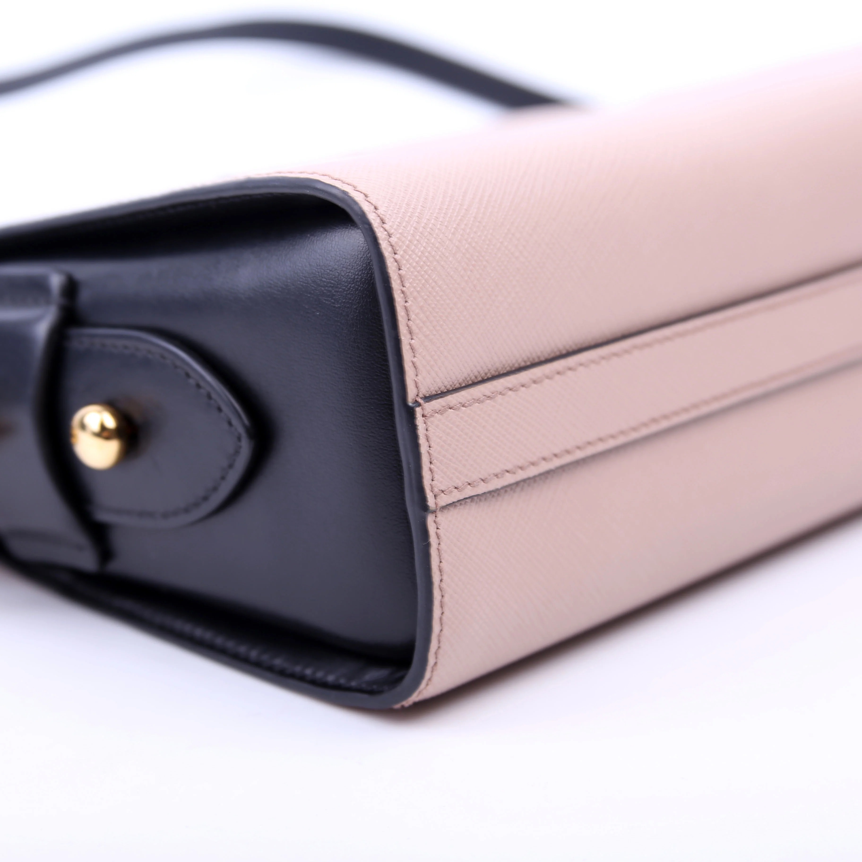 Esplanade Crossbody Tan/Black - Image 6