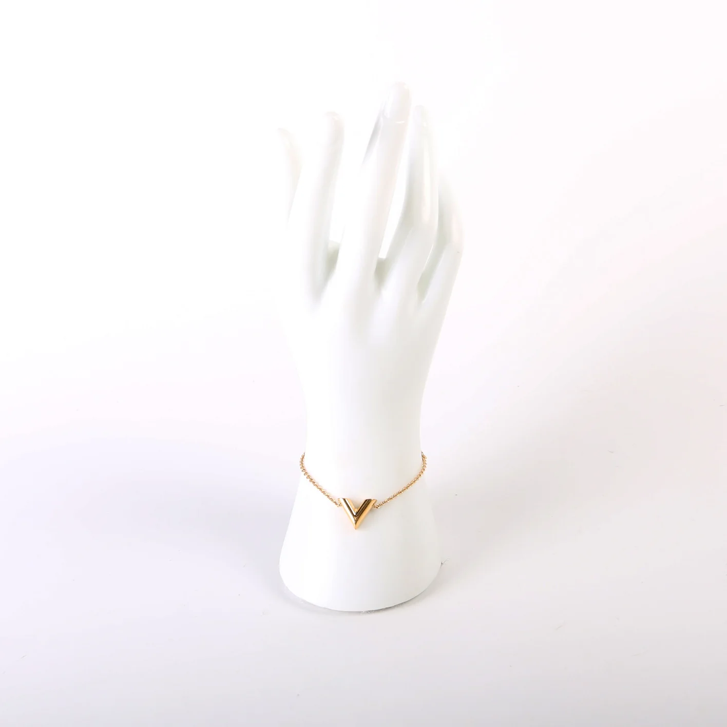 Essential V Chain Bracelet - Image 4