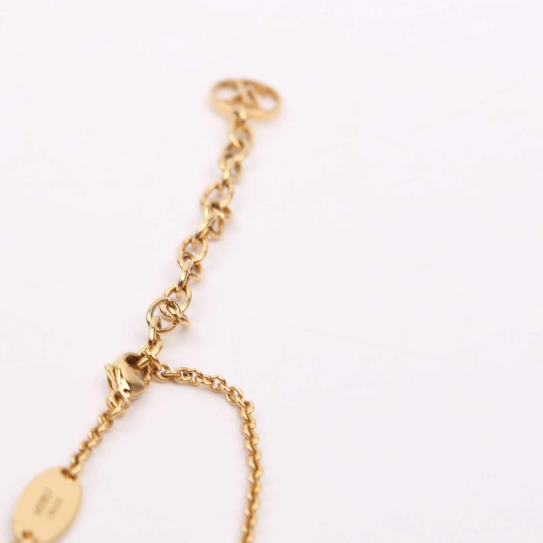 Essential V Necklace - Image 3