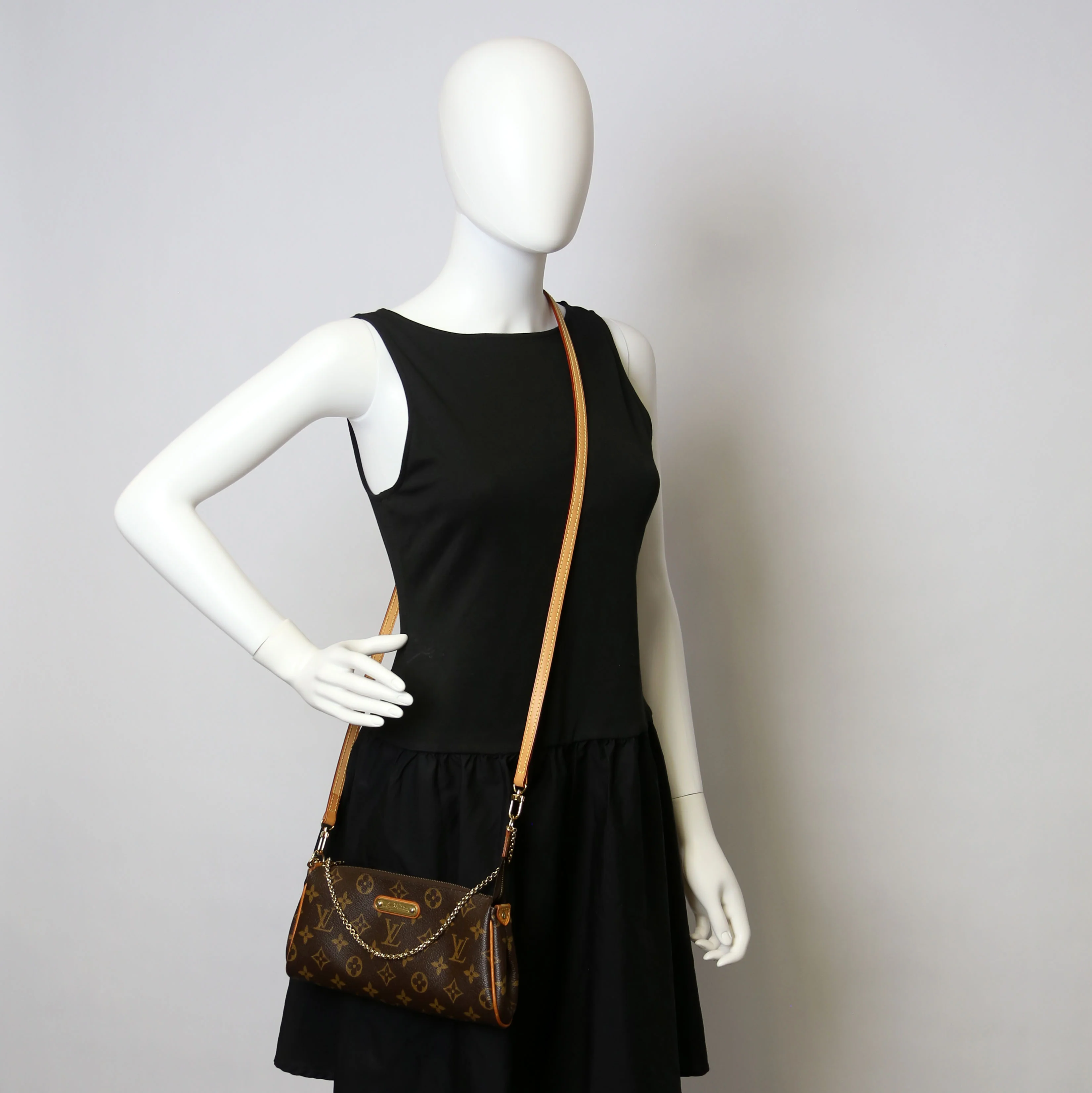 Eva Clutch Monogram - Image 19