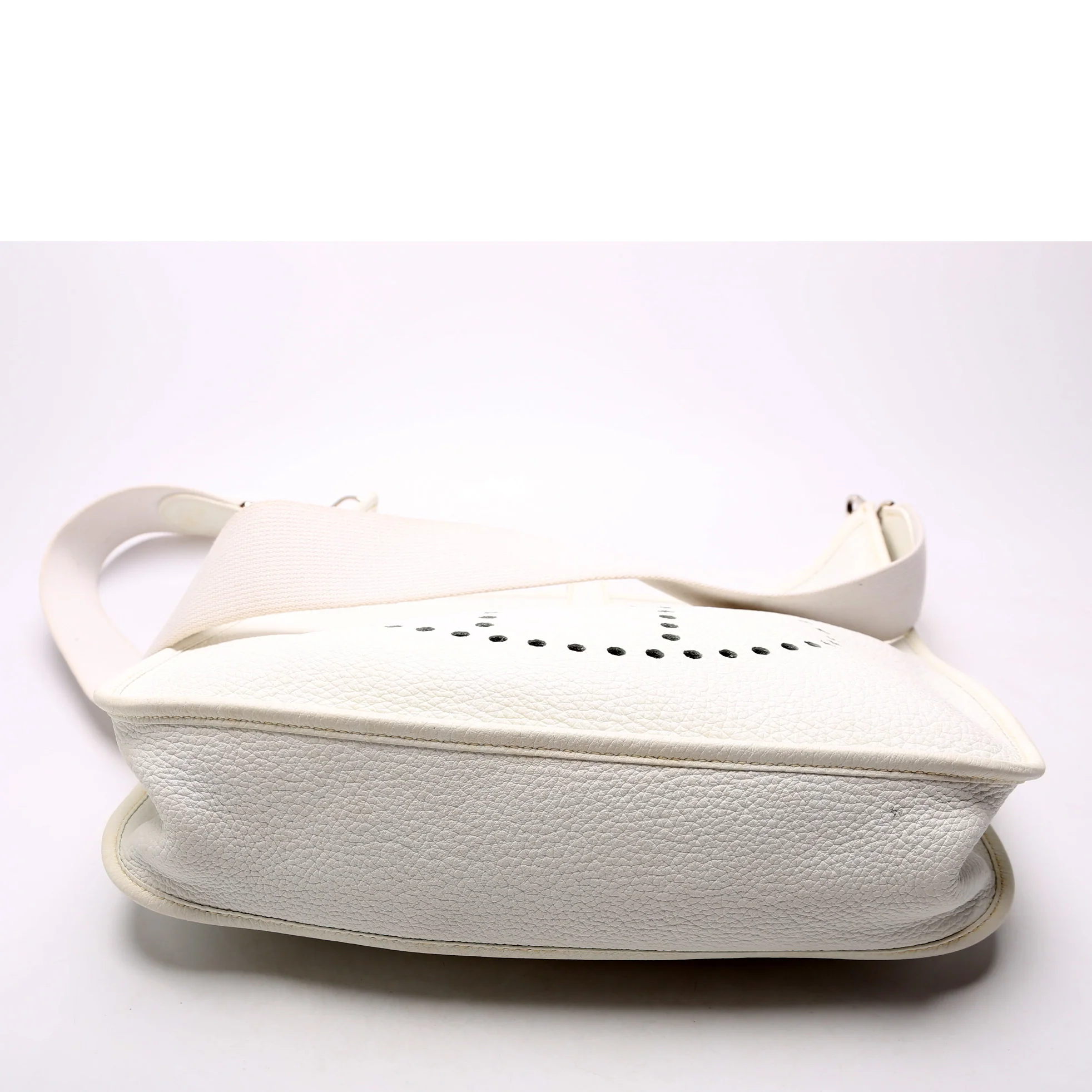 Evelyne I GM - Image 4