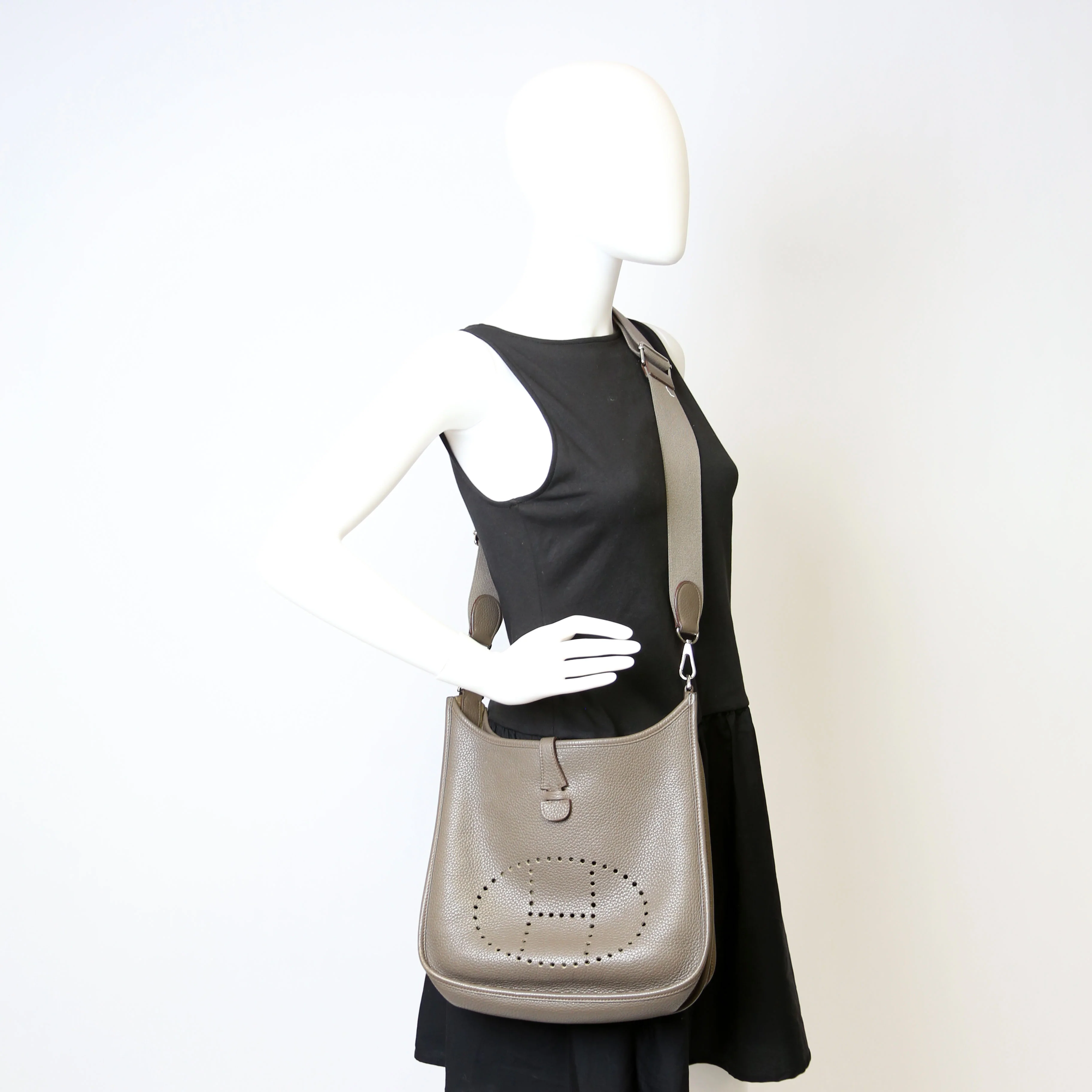 Evelyne III PM Grey - Image 20