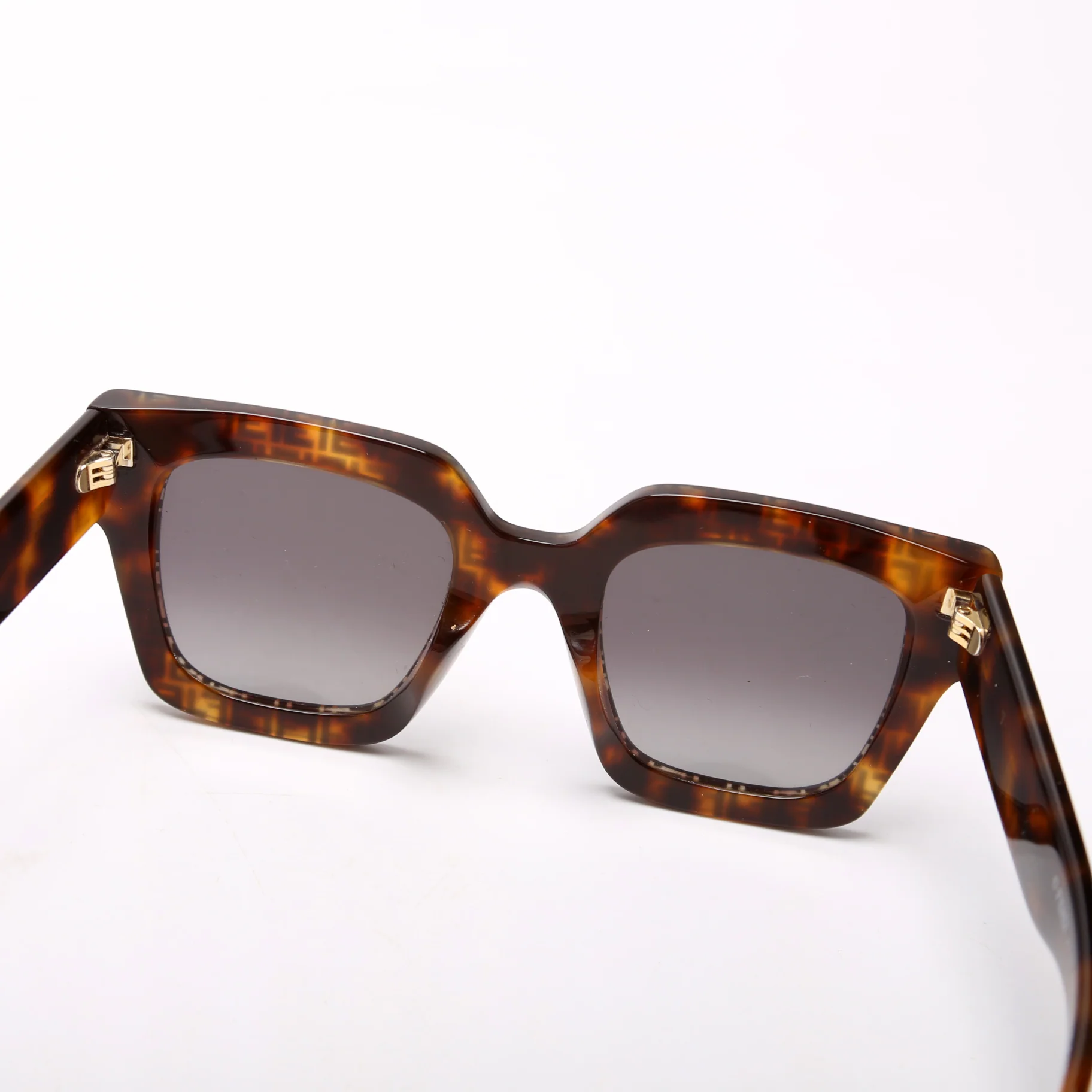 FE40101i Zucca Sunglasses Brown - Image 4