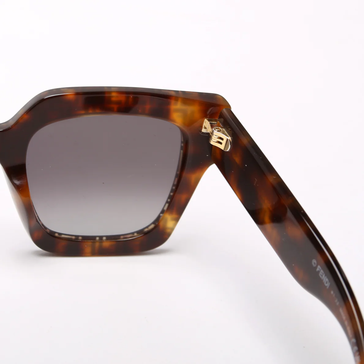 FE40101i Zucca Sunglasses Brown - Image 6