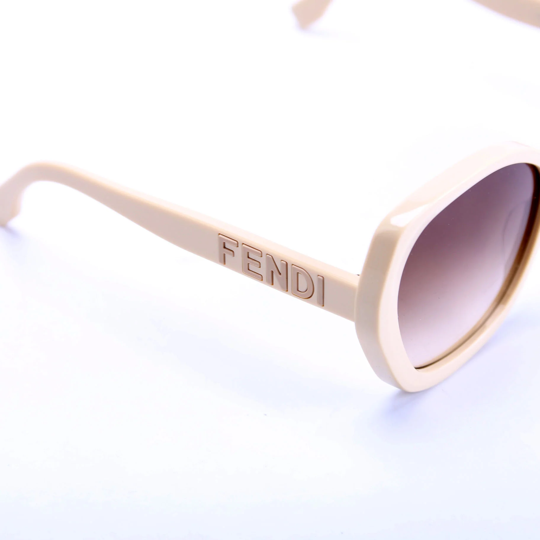 FE40112I Oversized Butterfly Acetate Beige - Image 3