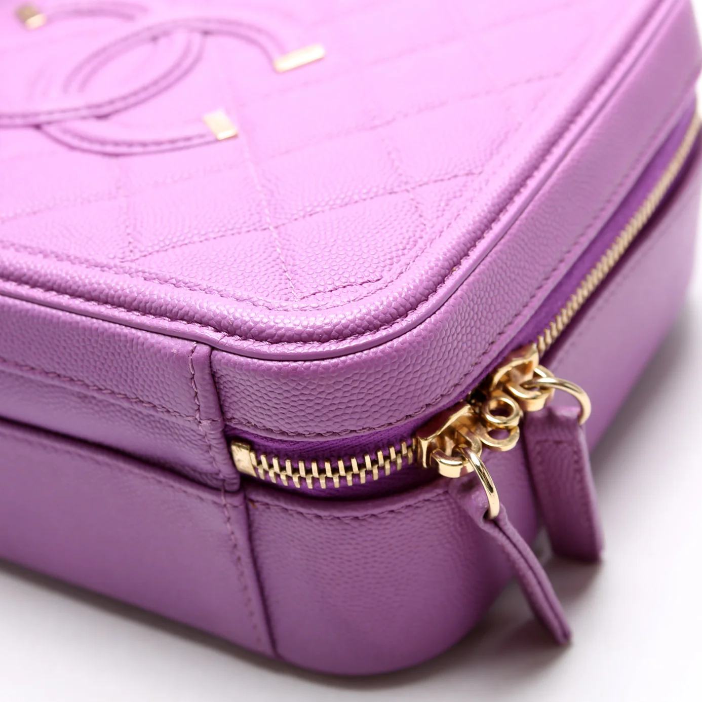 Filigree Vanity Case Medium 28M Purple - Image 5