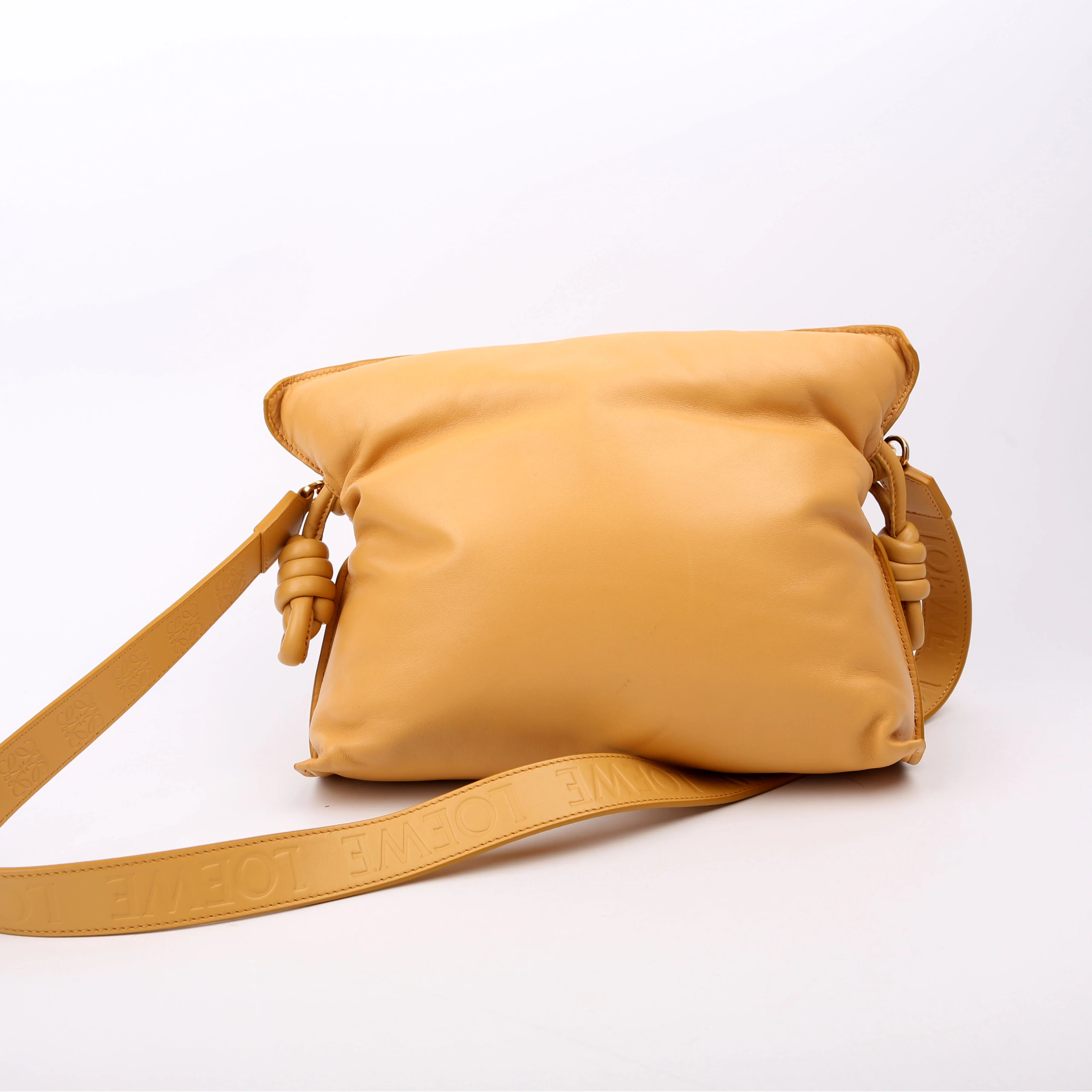 Flamenco Knot Clutch Calfskin Small Tan - Image 3