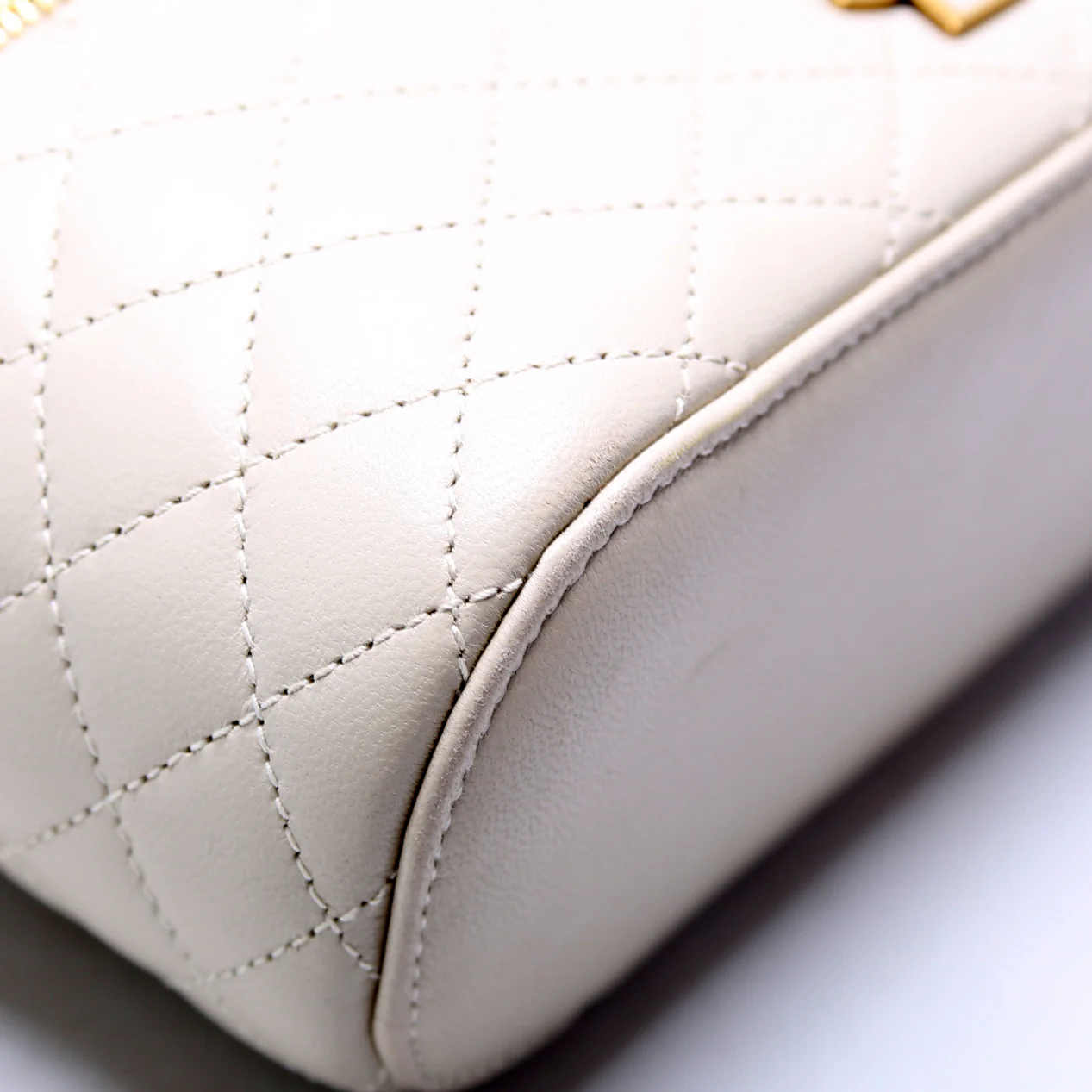 Gaby Vanity Bag Quilted Lambskin Cream - Image 6