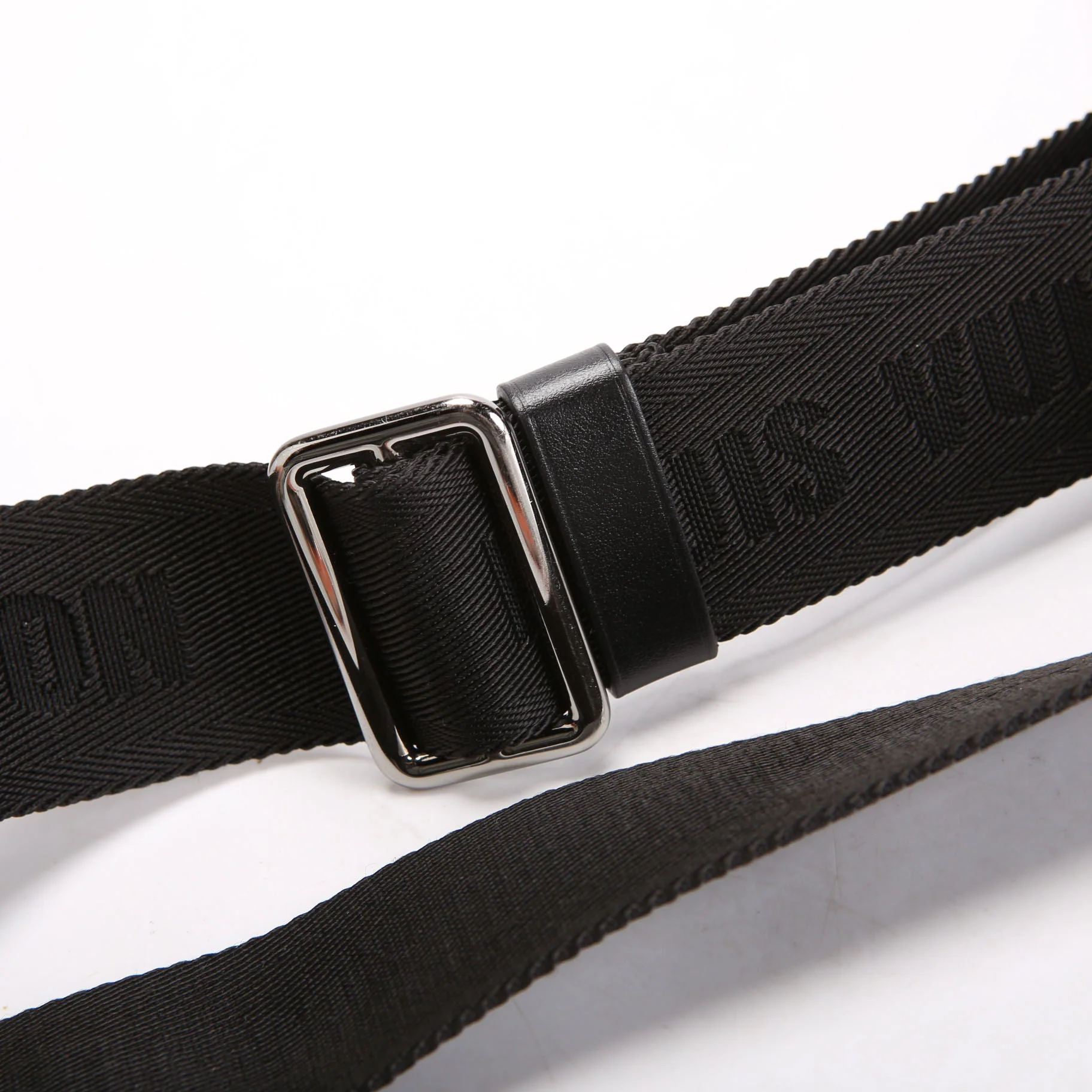 Gaston Wearable Wallet Monogram Eclipse - Image 9