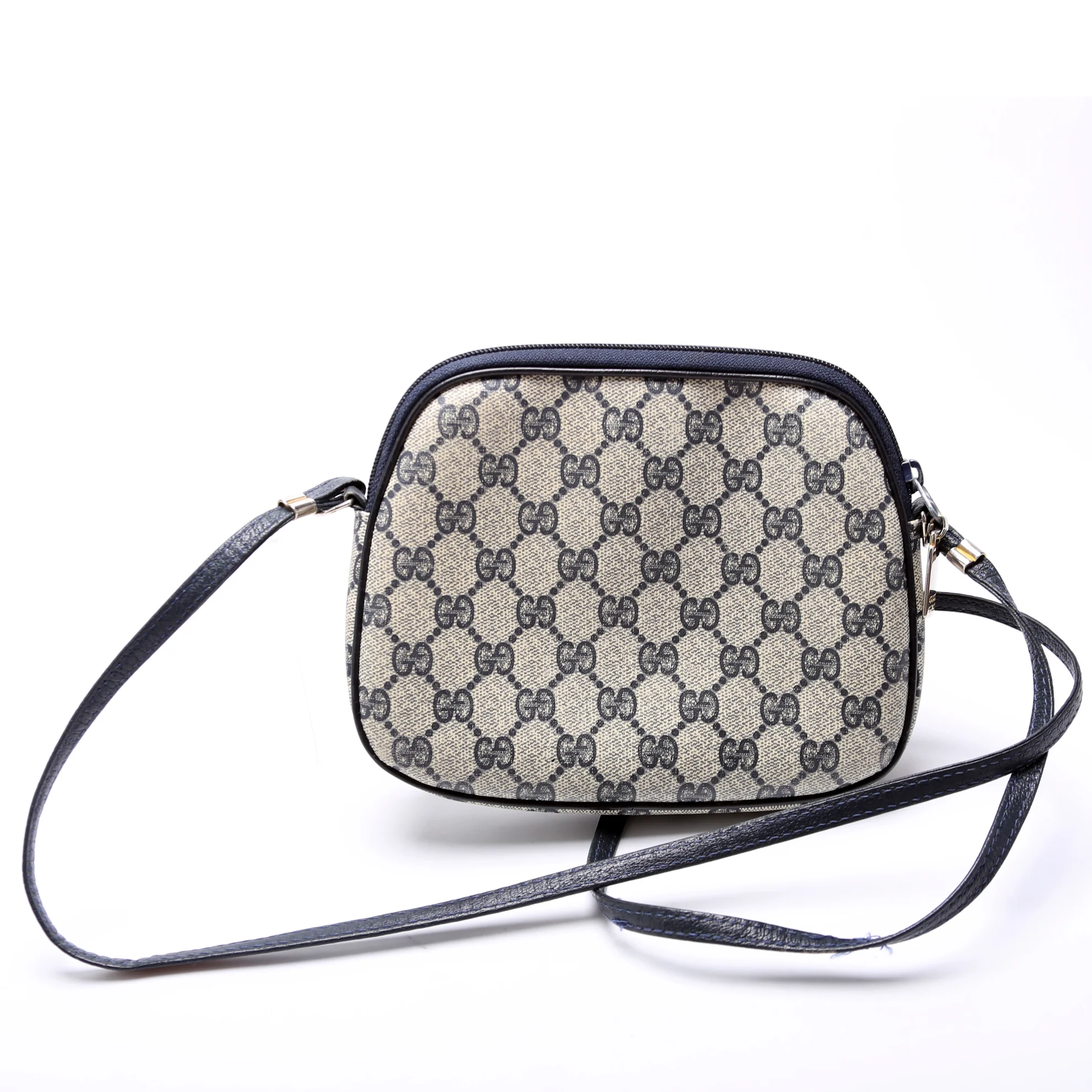 GG Supreme Vintage Shoulder Bag - Image 3