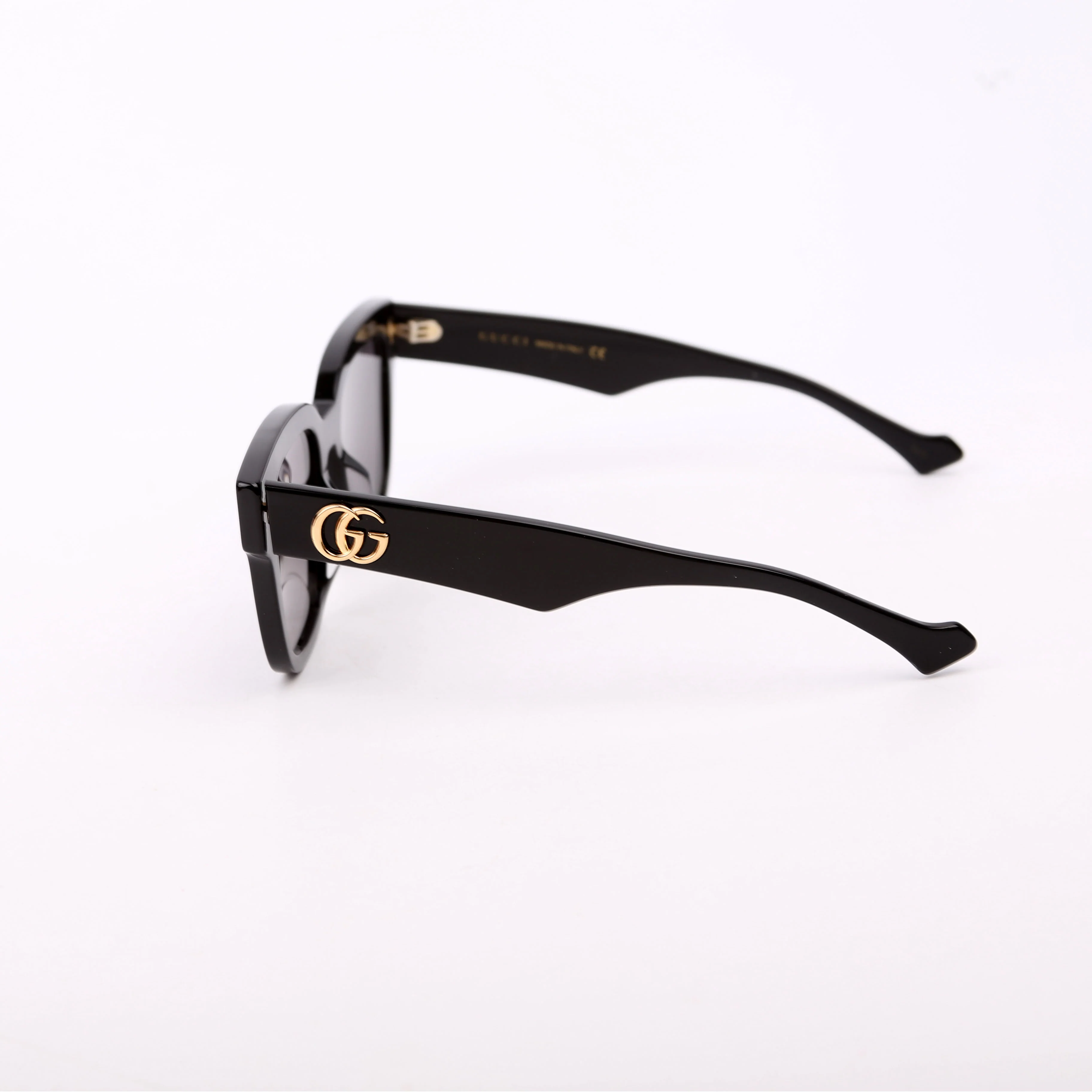 GG0998S GG Cat Eye Sunglasses Black - Image 4