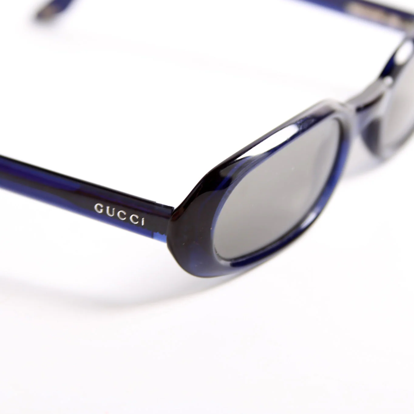 GG1157/S Narrow Oval Frame Sunglasses Navy - Image 8