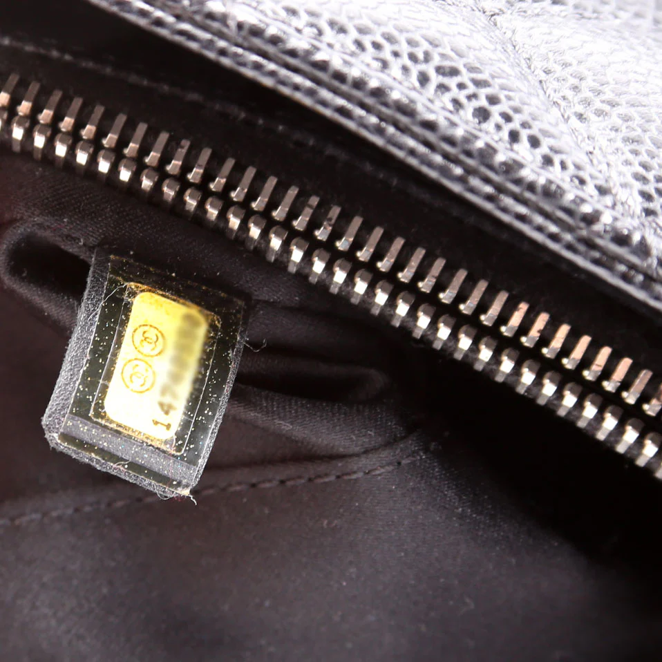 Grand Shopping Tote Black - Image 11
