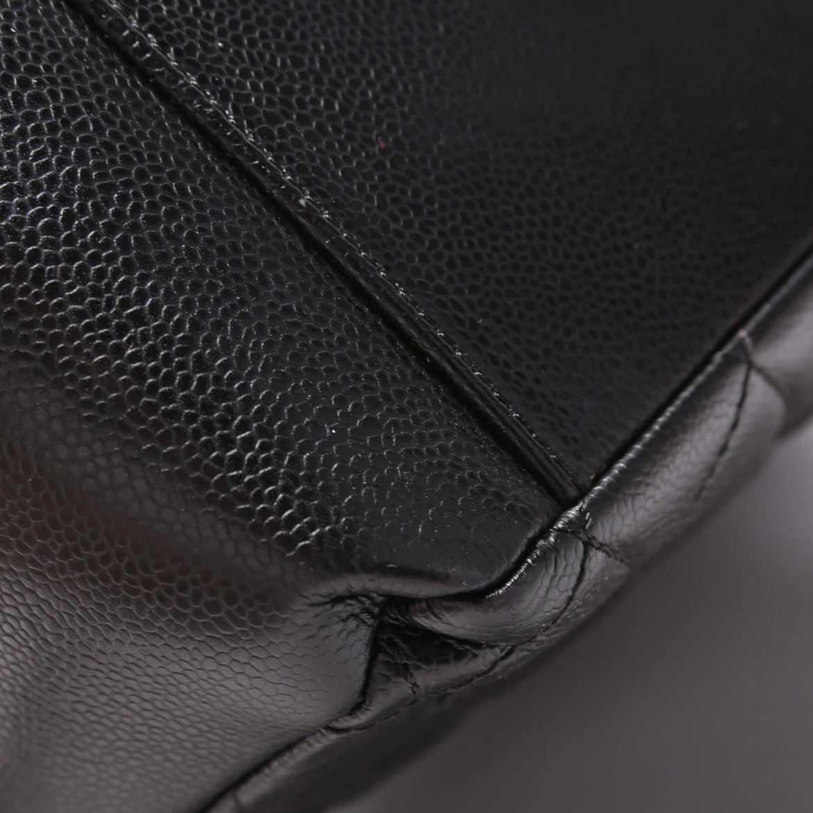 Grand Shopping Tote Caviar Black - Image 8
