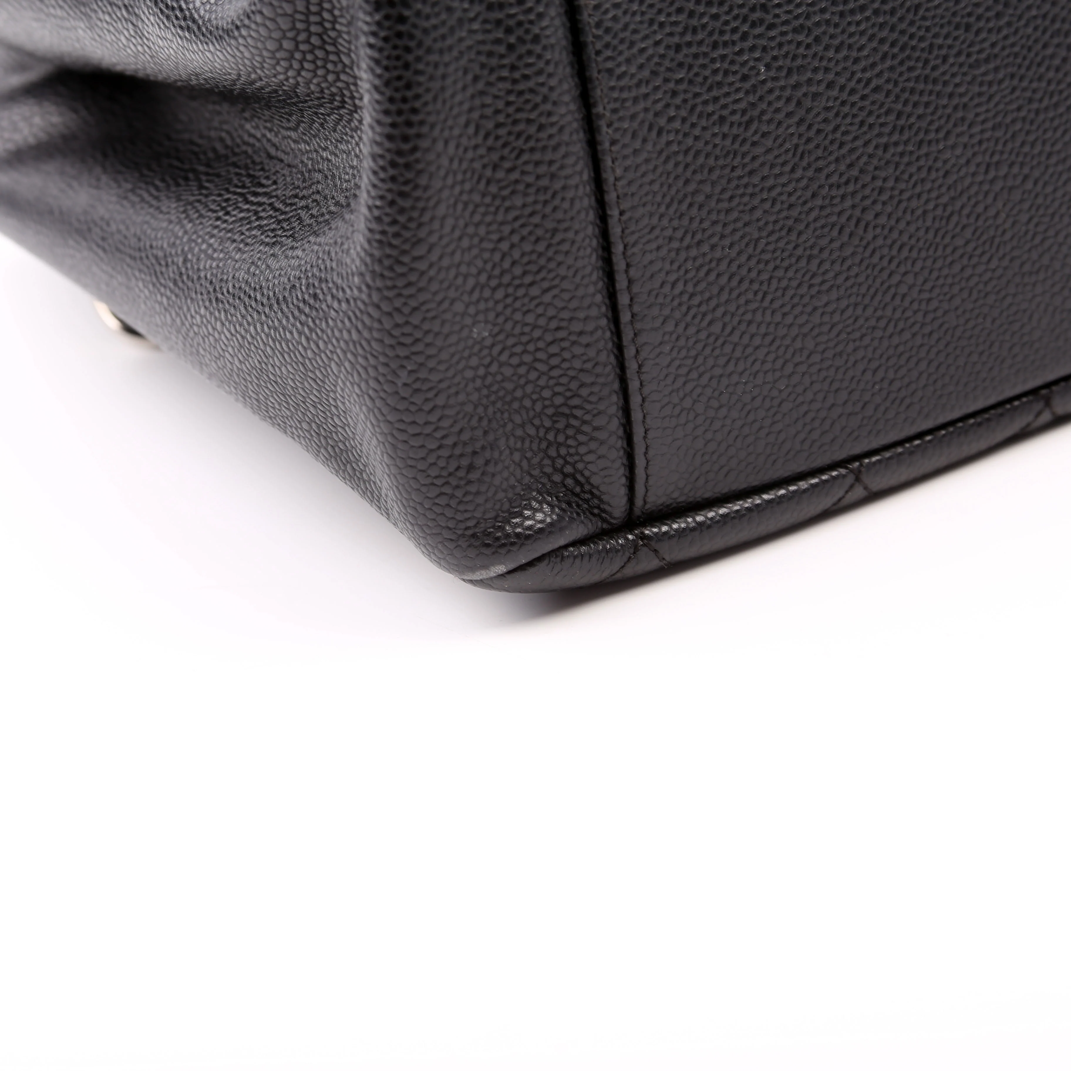Grand Shopping Tote Caviar Black - Image 7