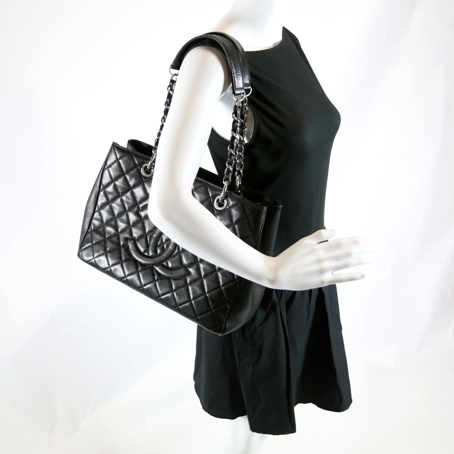 Grand Shopping Tote Caviar Black - Image 9