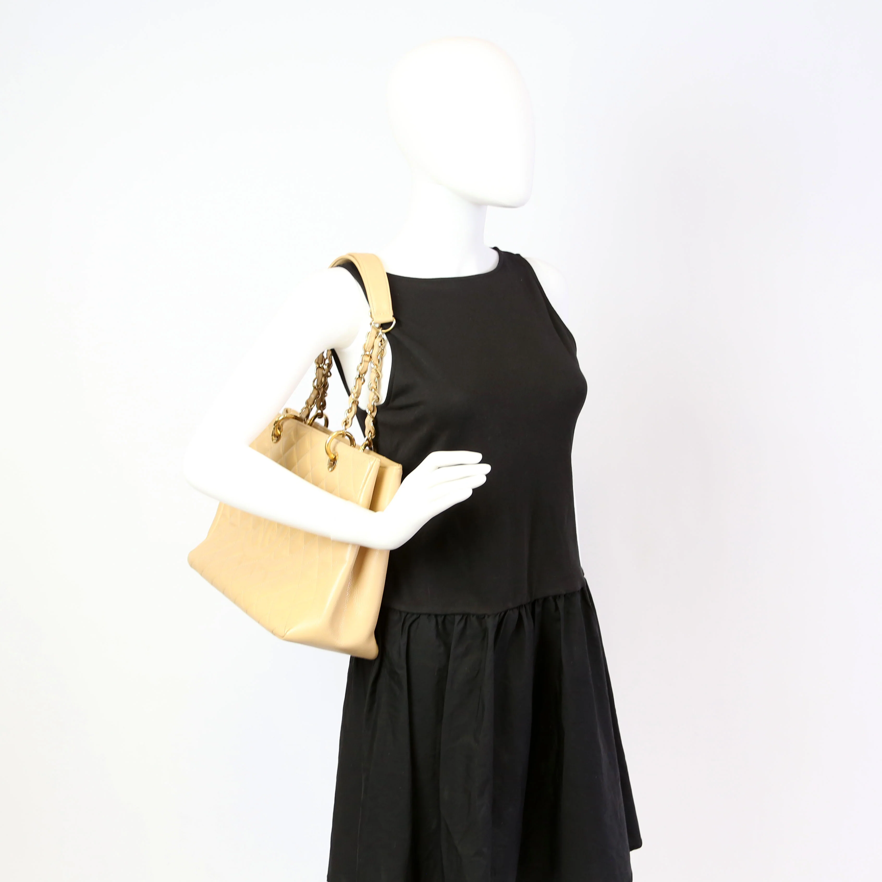Grand Shopping Tote Caviar Nude - Image 16