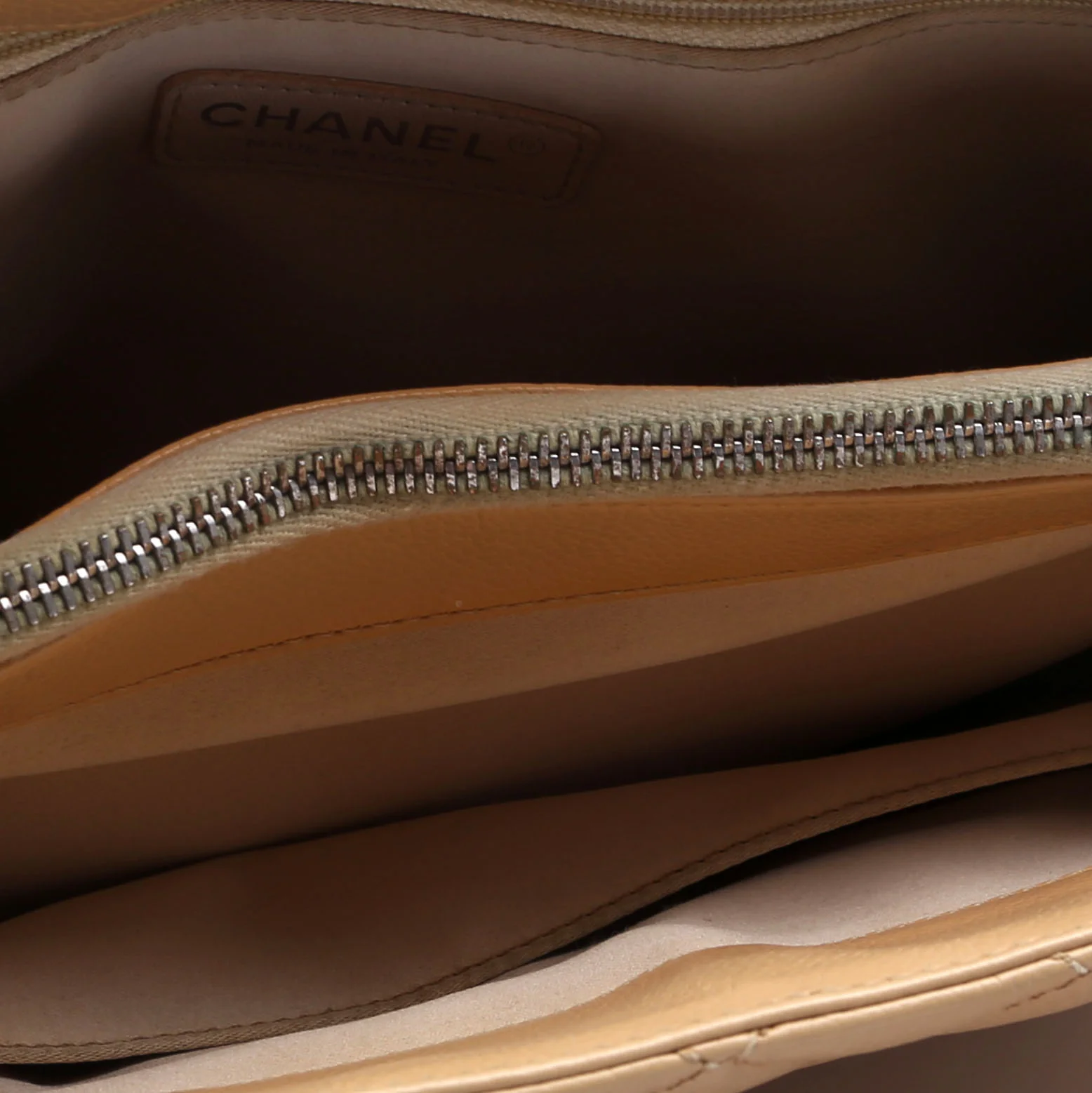 Grand Shopping Tote Caviar Tan - Image 17