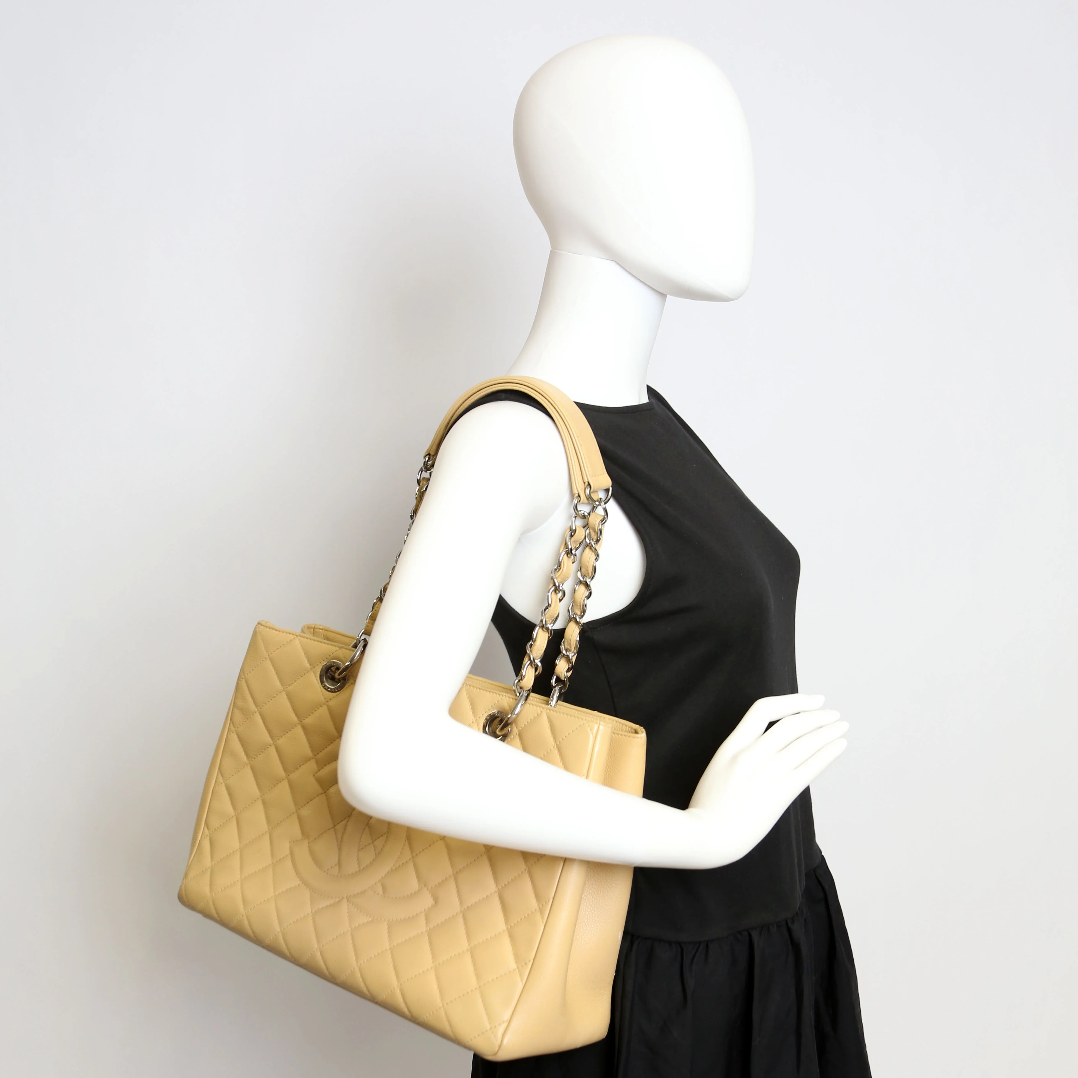 Grand Shopping Tote Caviar Tan - Image 18