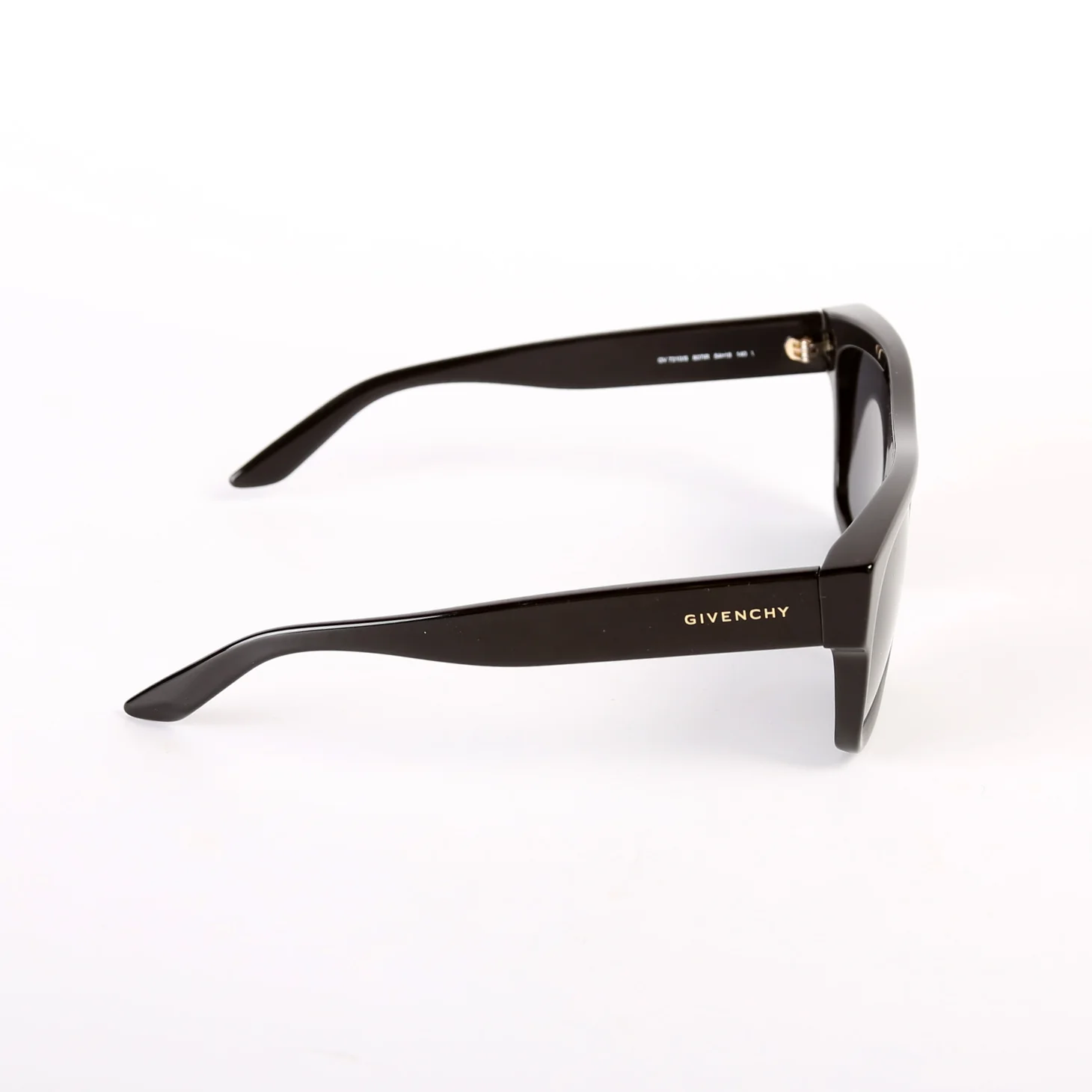 GV7210/s Square Sunglasses - Image 3