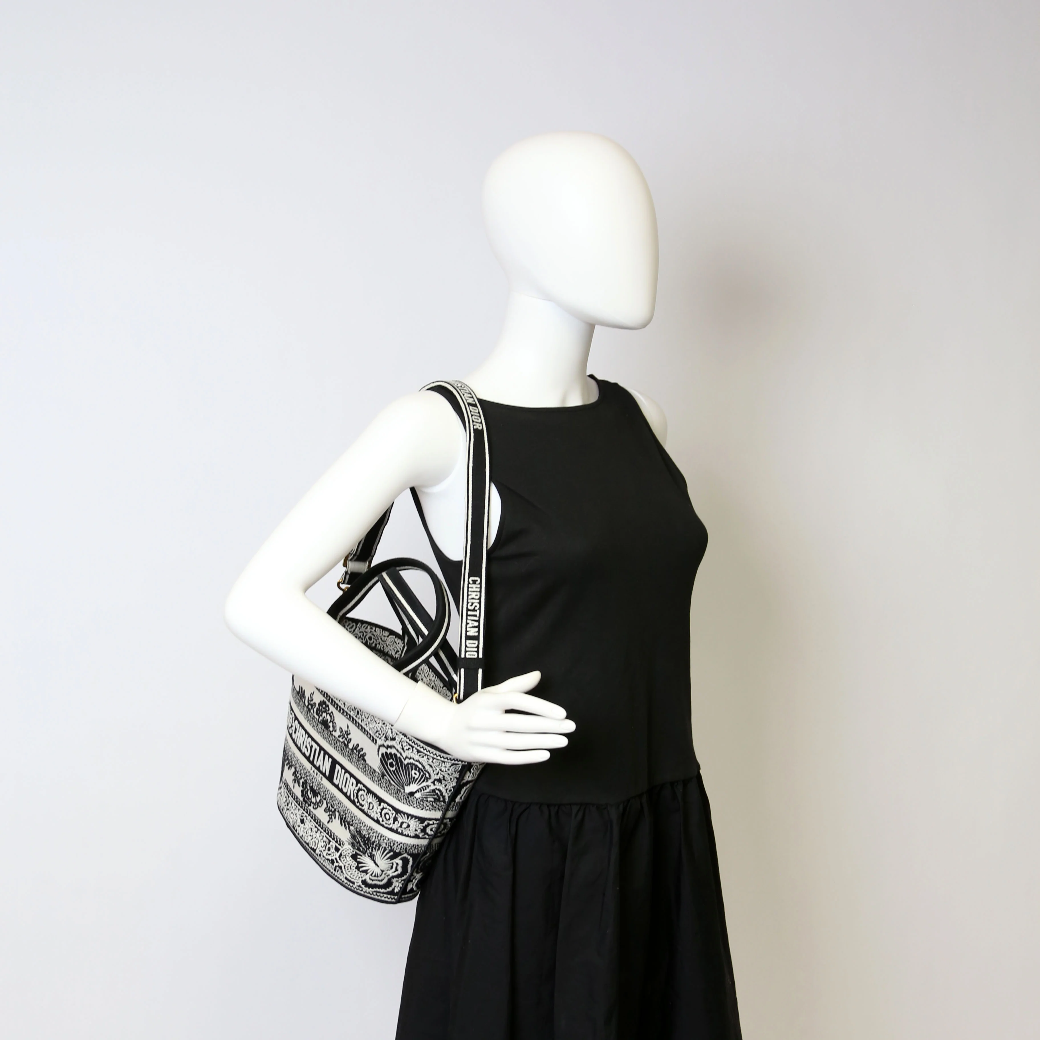 Hat Basket Bag Embroidered Butterfly Bandana Black/White - Image 16