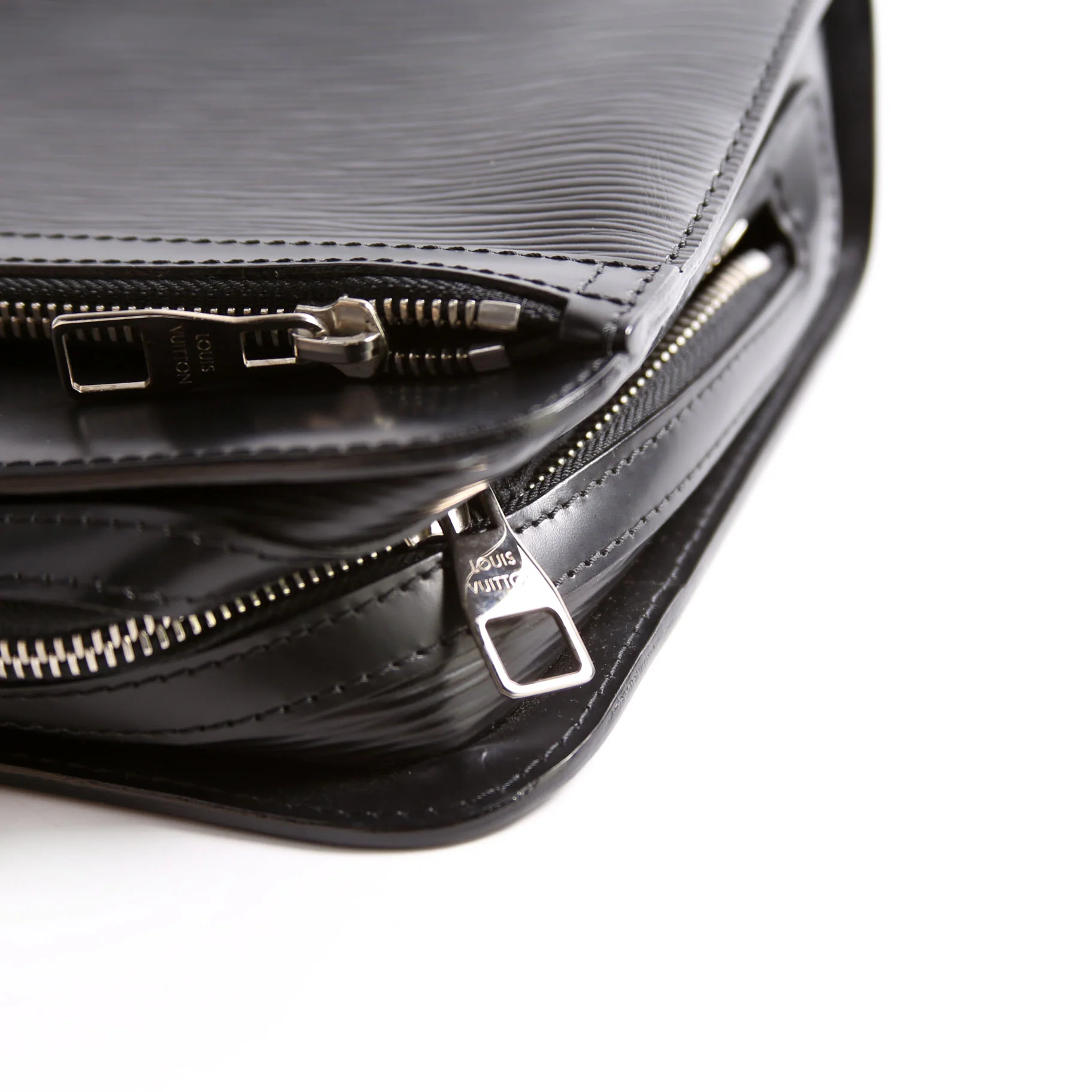 Hoche Zip Wristlet Epi Black - Image 9
