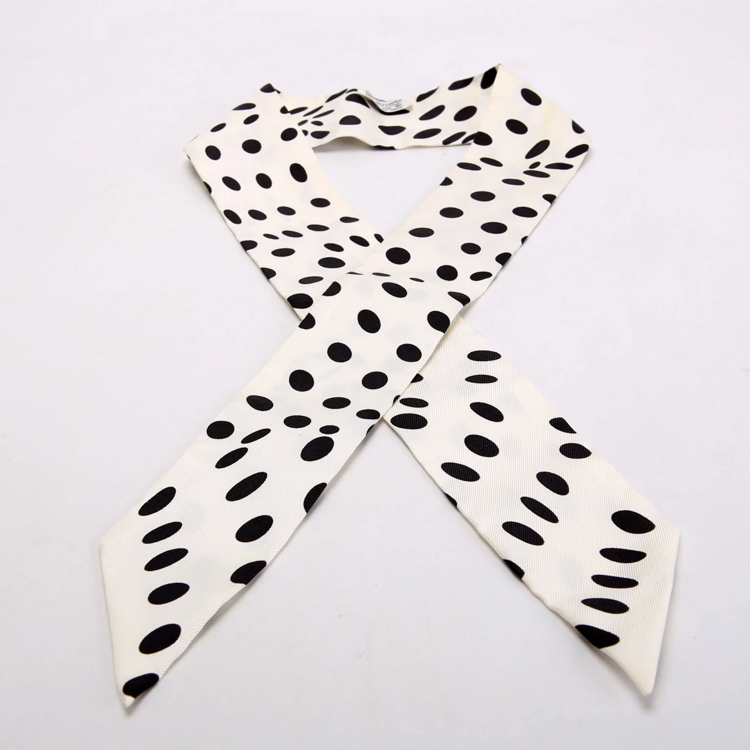 Hola Flamenca Twilly Silk Scarf White/Black - Image 2