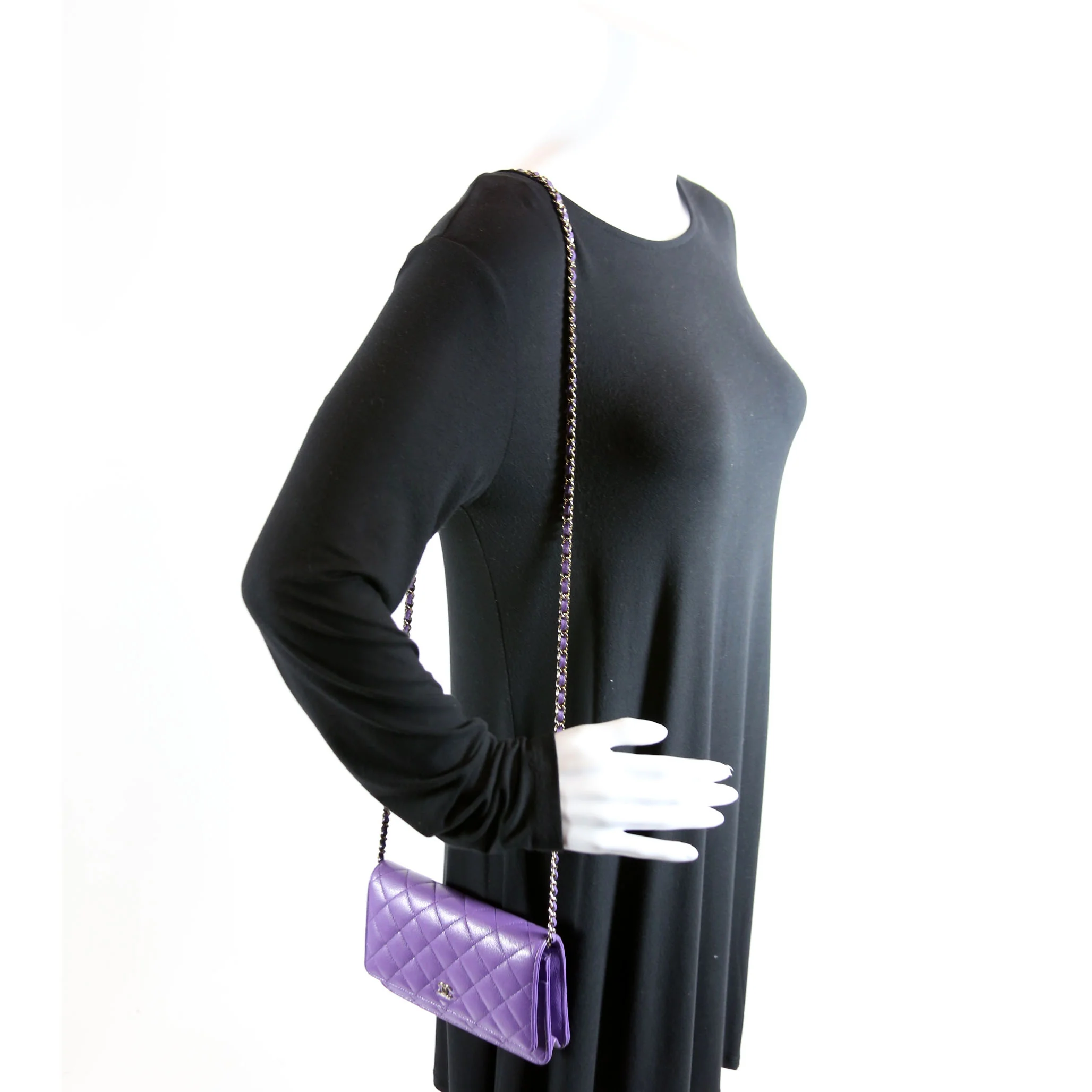 WOC Classic Quilted Caviar RFID Purple - Image 10
