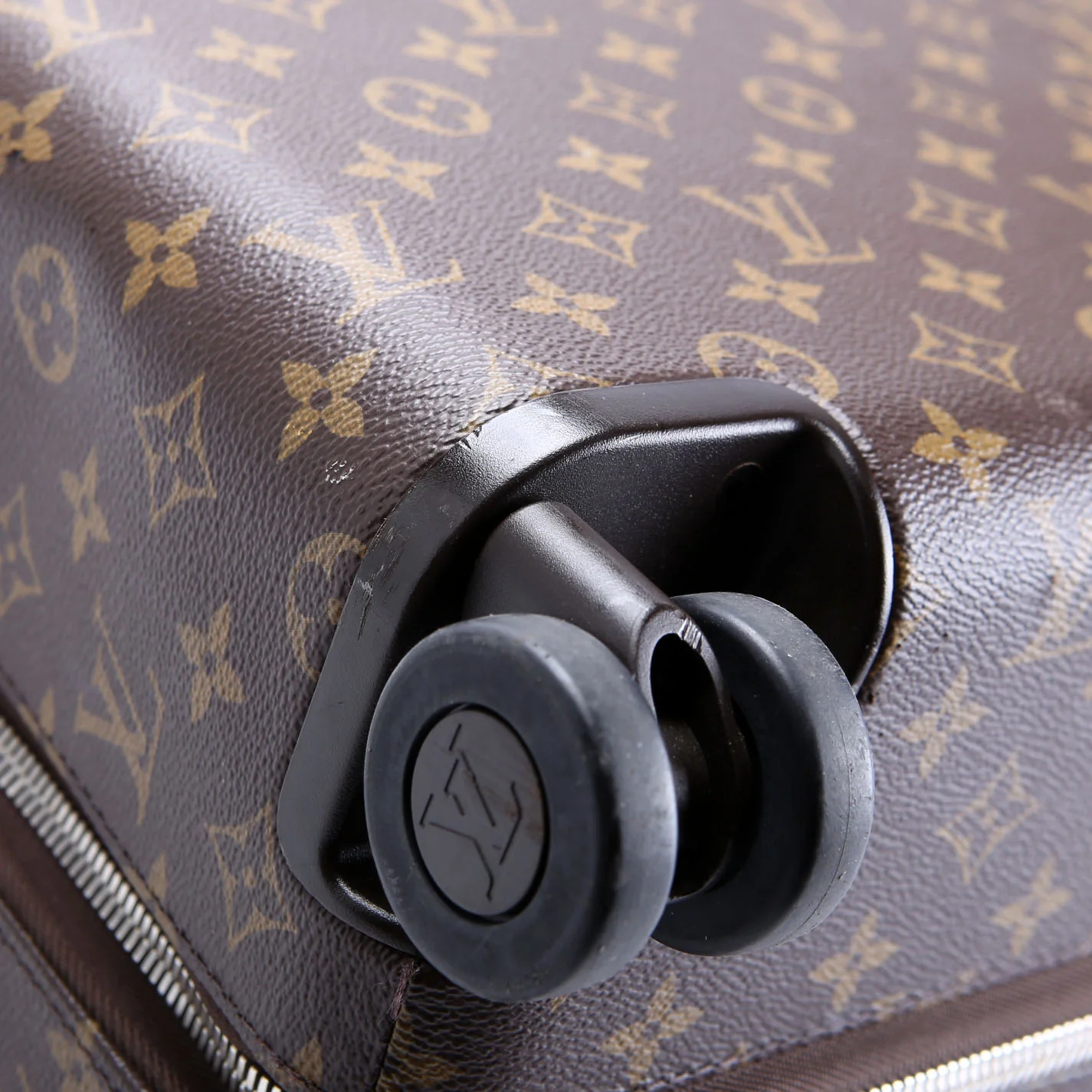 Horizon 50 Monogram - Image 6