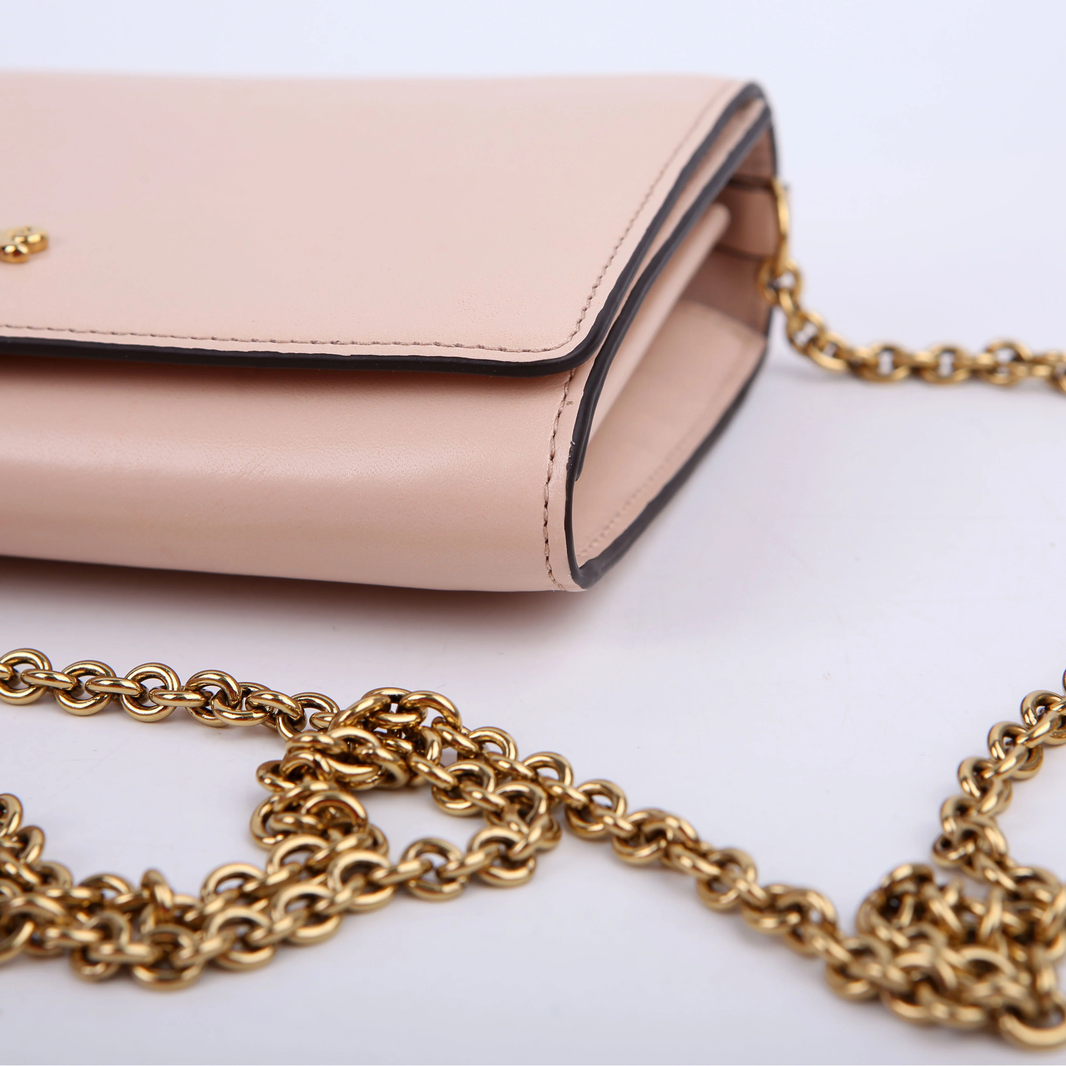 Iconic Flap Wallet on Chain Pink - Image 6