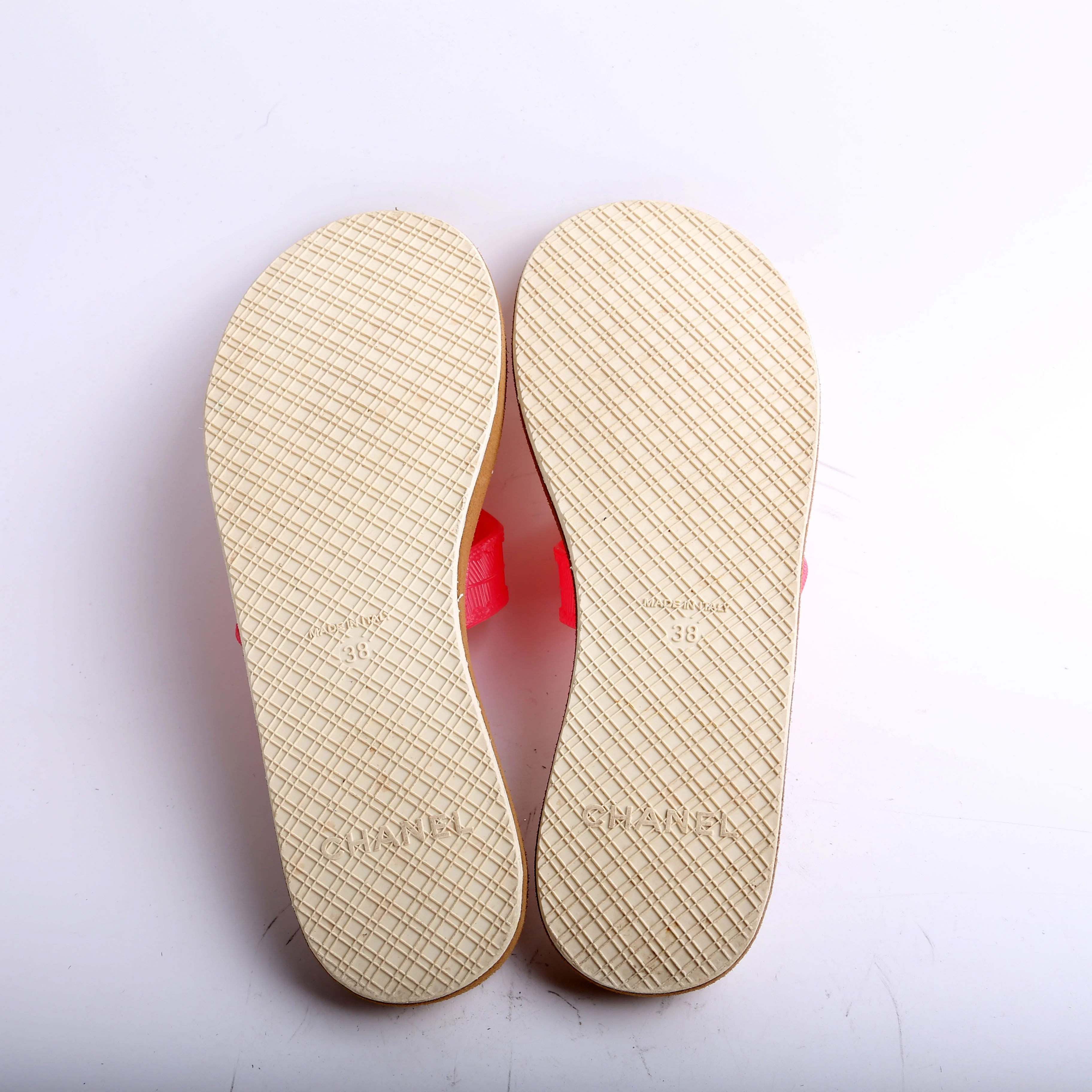 Interlocking CC Flip Flops Size 38 - Image 7