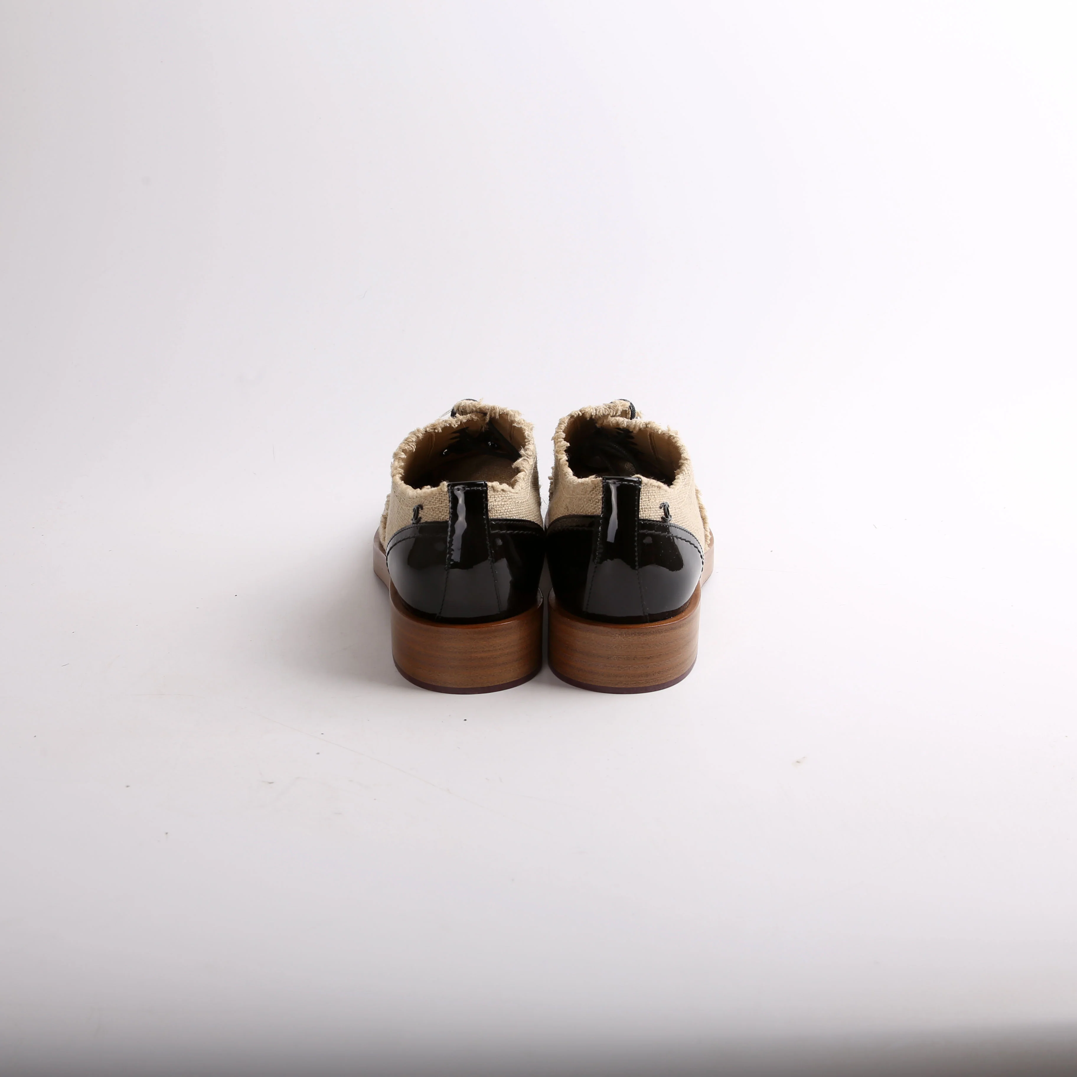 Interlocking CC Logo Oxfords Size 39 - Image 4