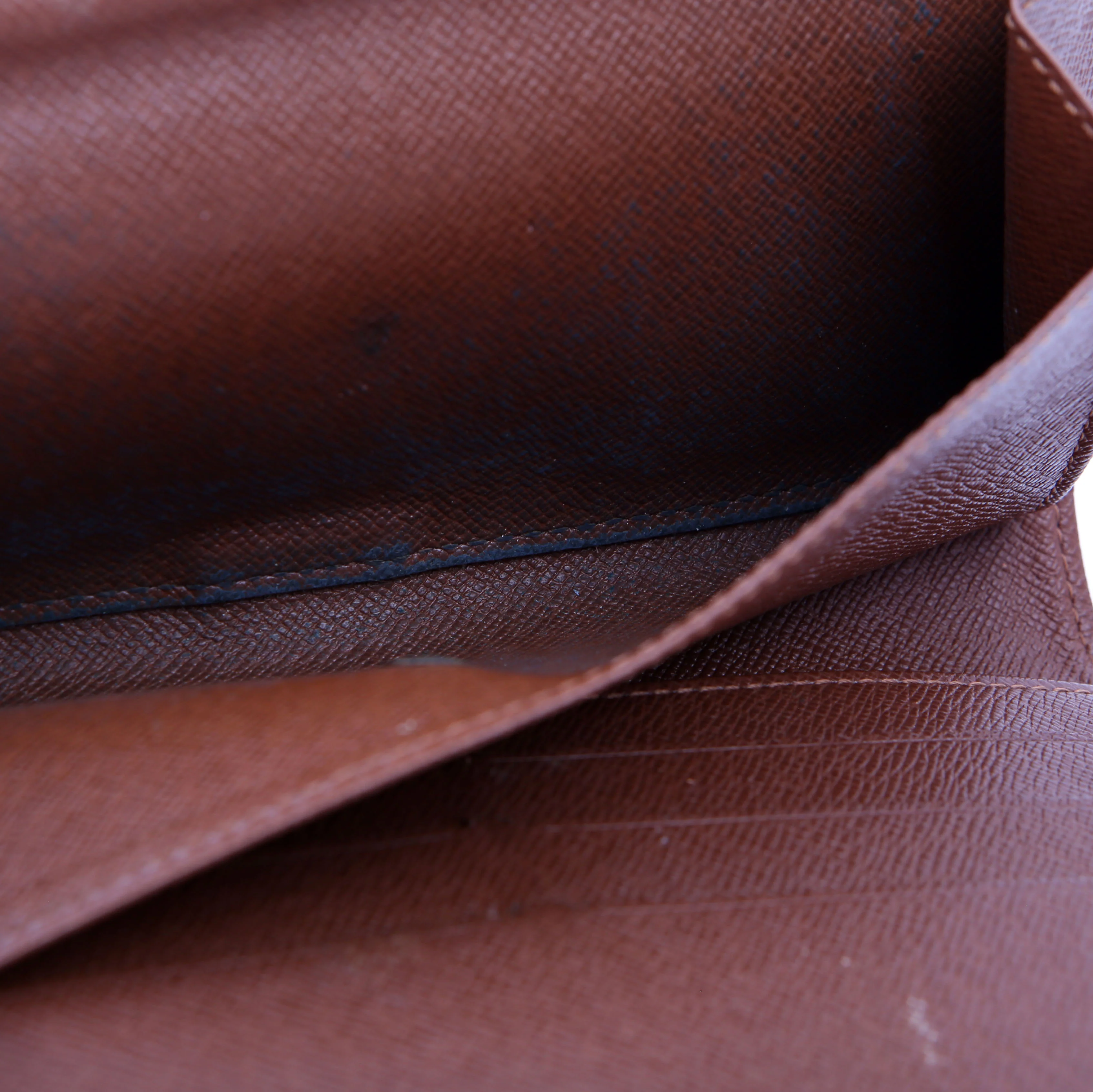 International Wallet Monogram - Image 11